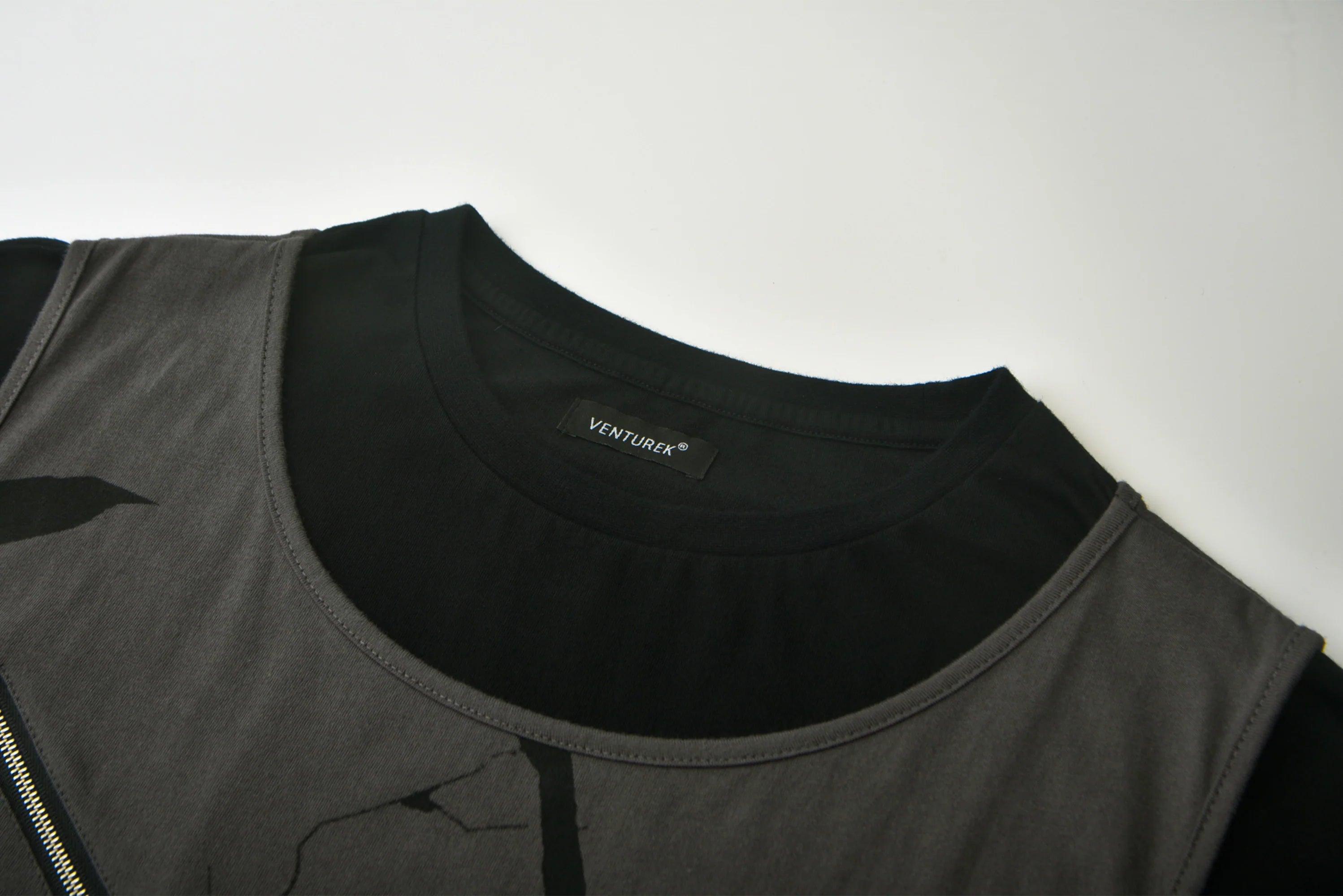 VENTUREK Washed Horror Graphic Layered Multi-Zip Tee