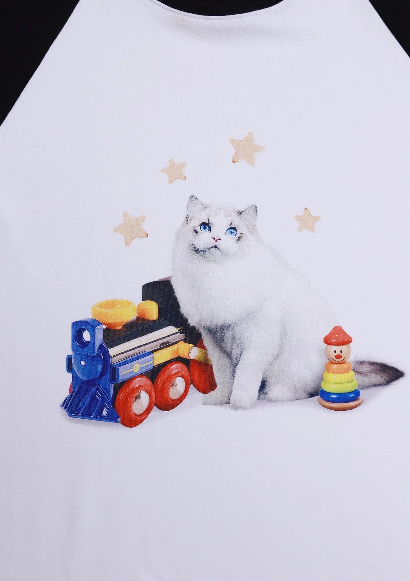 KADAKADA Essential Contrast Raglan Kitty Graphic T-Shirt