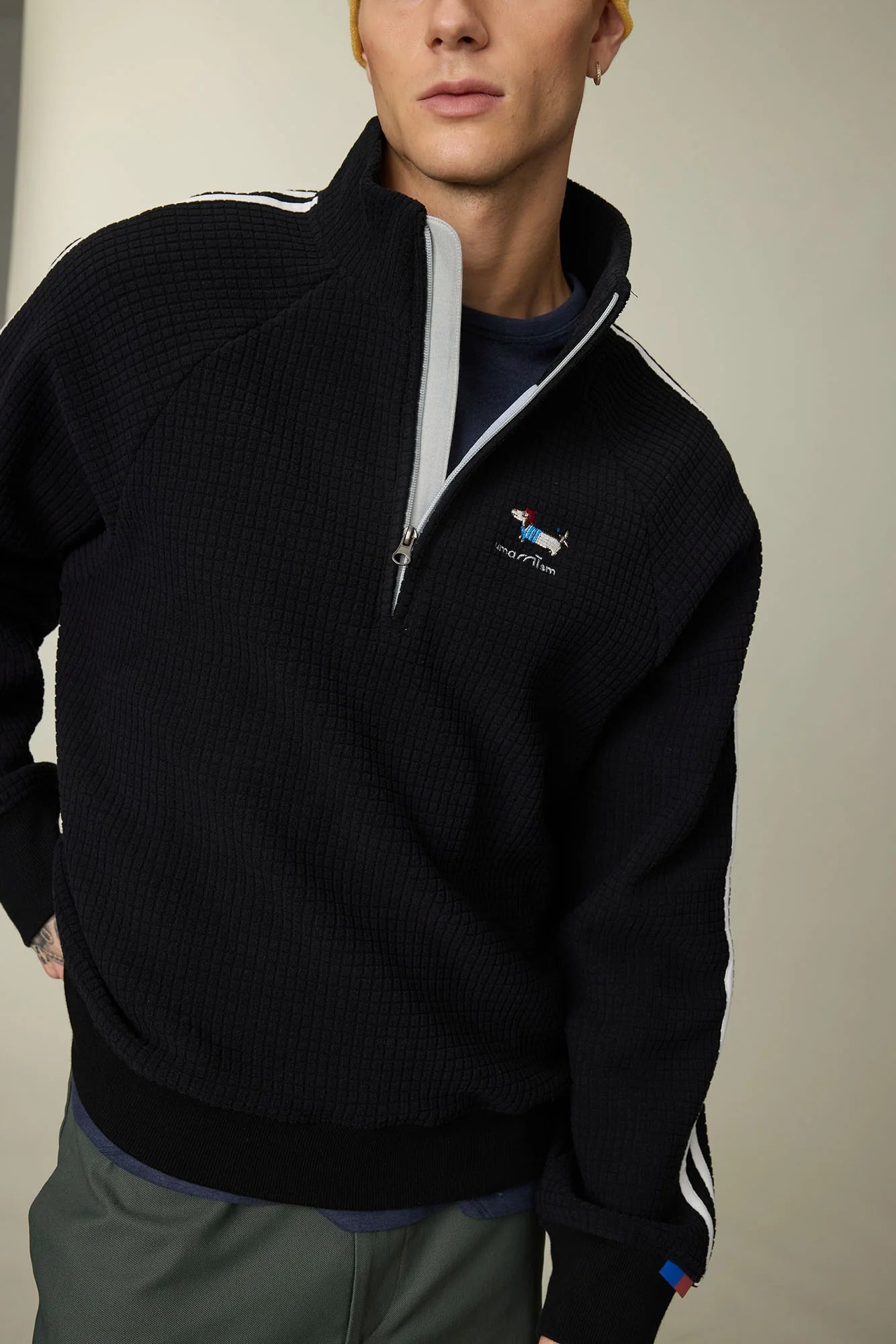 UMAMIISM Waffle Side Stripe Embroidered Half-Zip Pullover