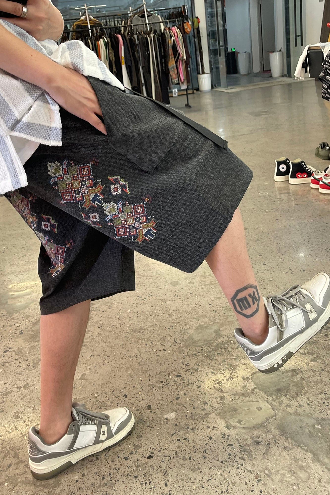 ME DA IGUAL Ethnic Embroidery Belted Shorts
