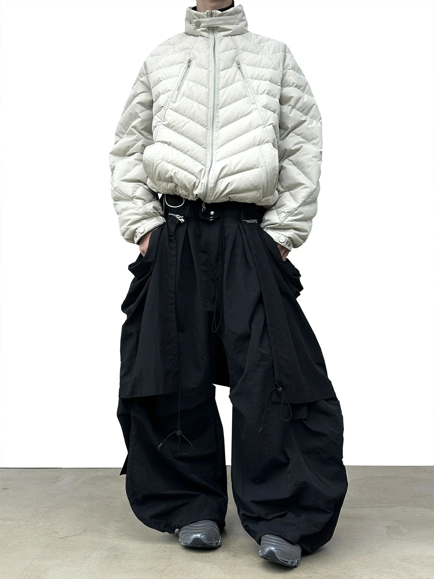 RELABEL V-Segment Ribcage Puffer Jacket White