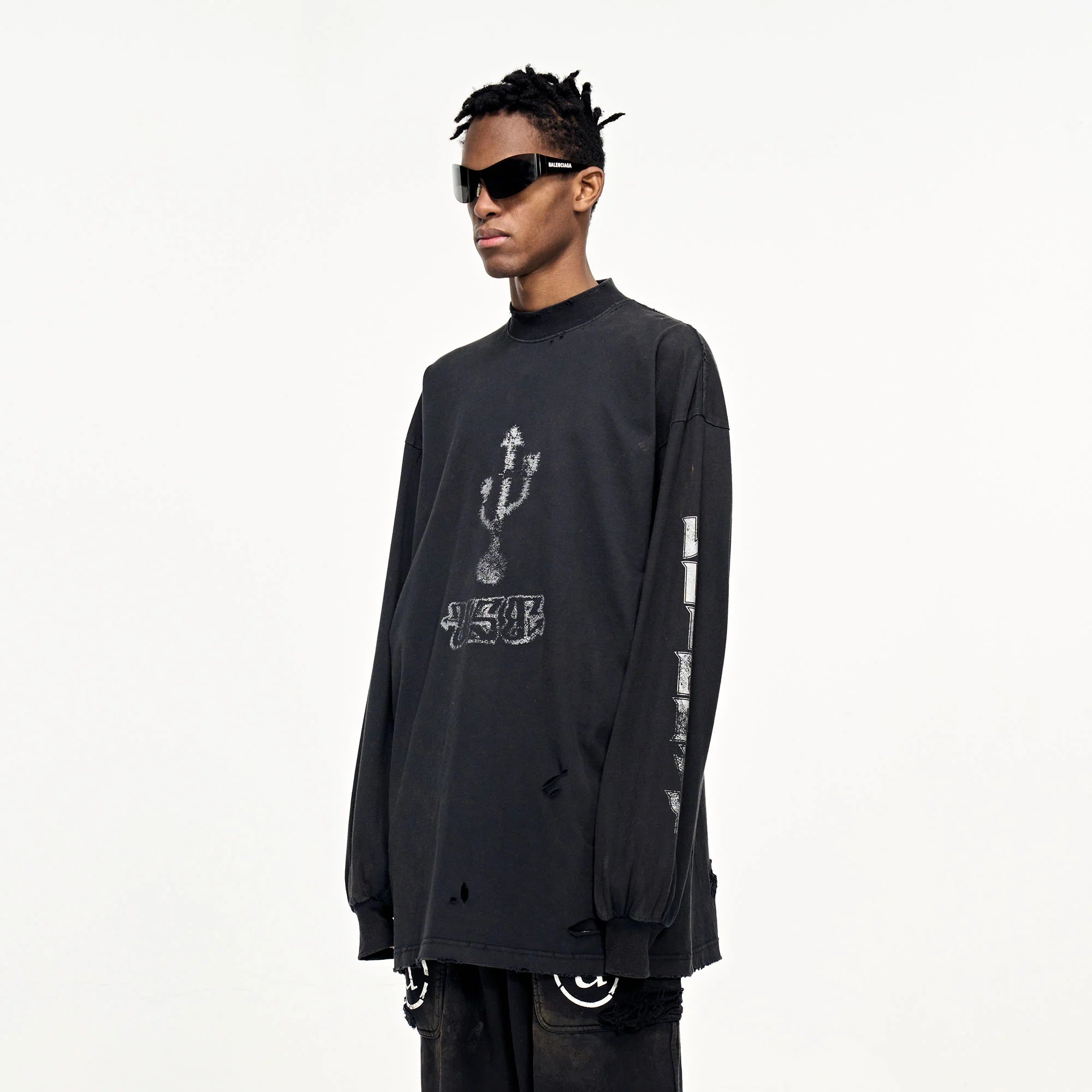 ULIPERY Distressed USB Graphic Sweatshirt