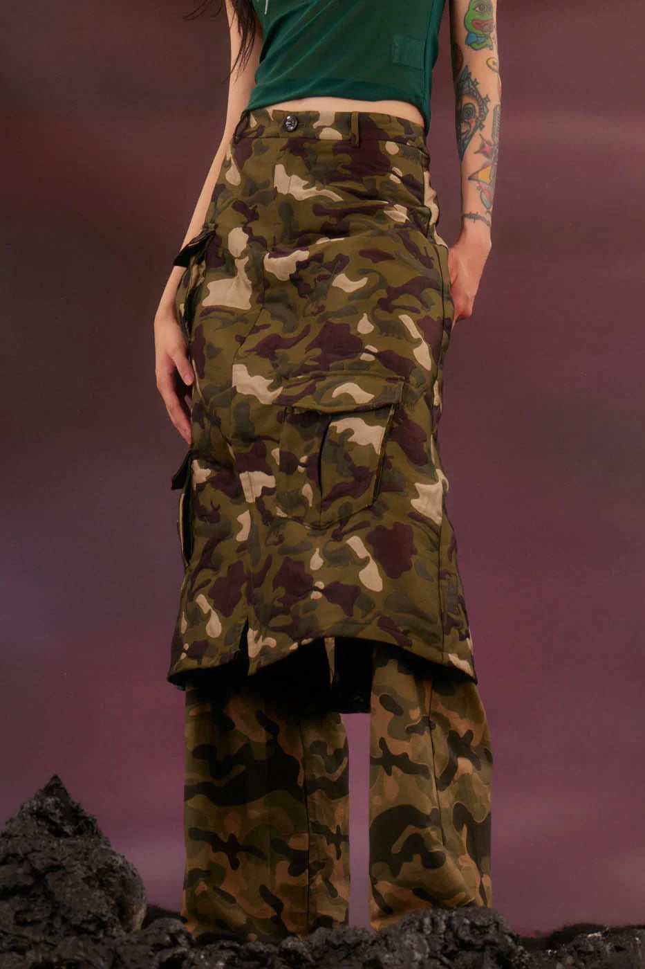 KADAKADA Dinosaur-Camo Embossed Multi-Pocket Skirt Pants