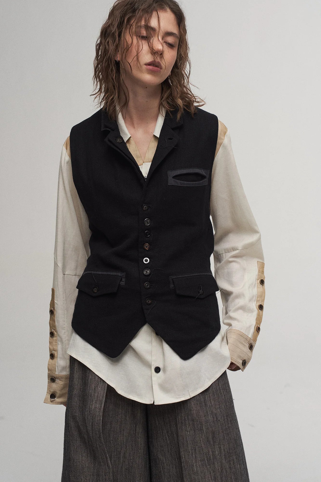 ILNya Nieternite Nifutur Pinstriped Contrast Spliced Shirt
