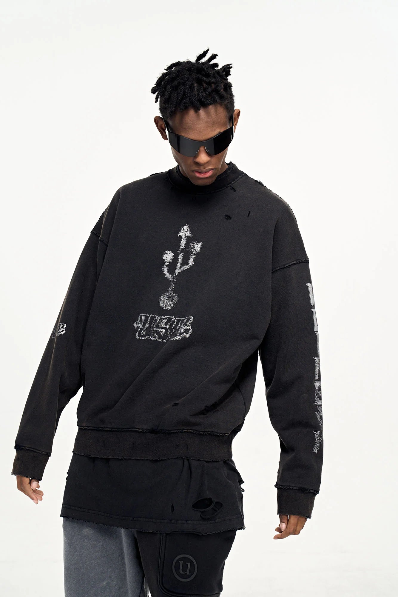 ULIPERY Distressed USB Graphic Long Sleeve Tee Black