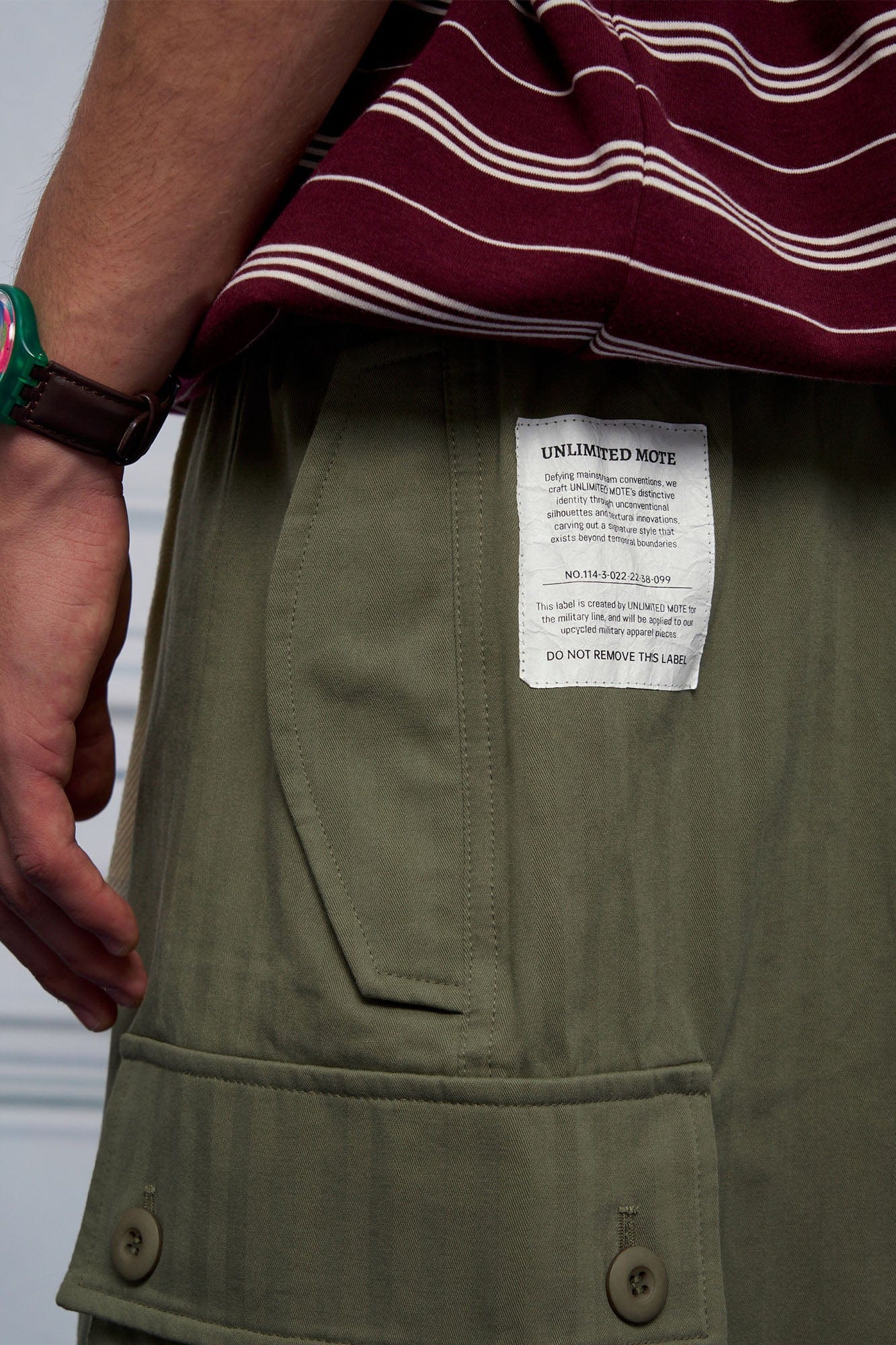 UNLIMITED MOTE Multi-Pocket Drawstring Cargo Shorts