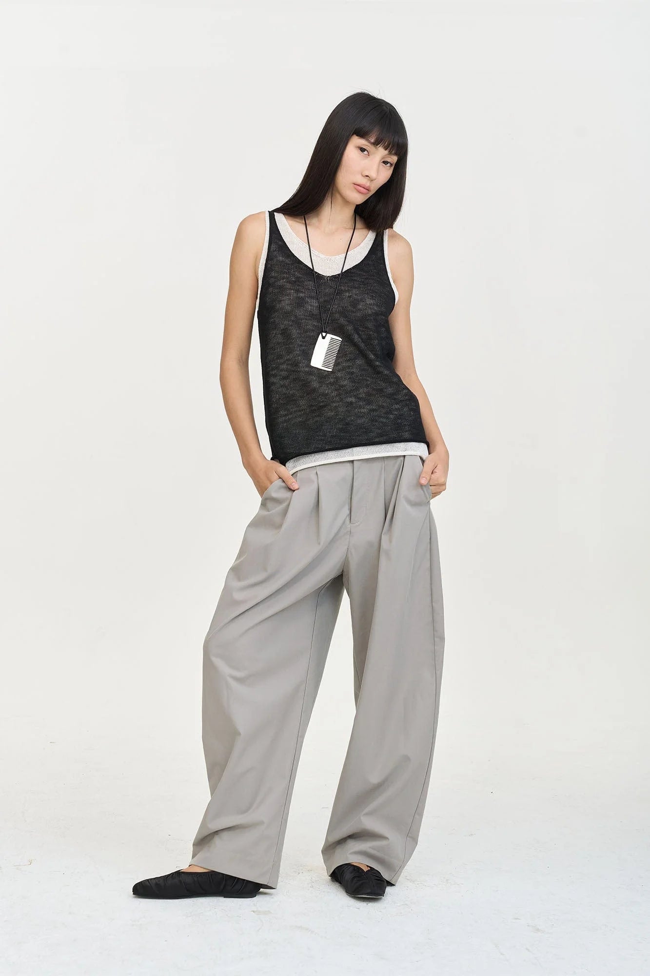 LEONSENSE Contrast Layered V-Neck Knit Tank Top