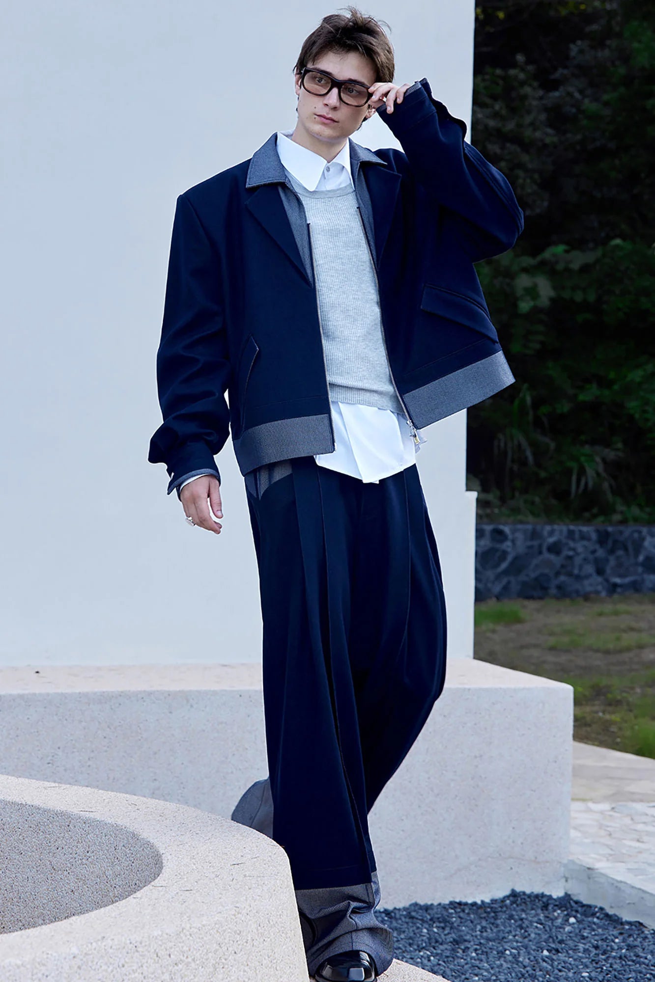TIWILLTANG Pleats Contrast-Hem Raw Jeans