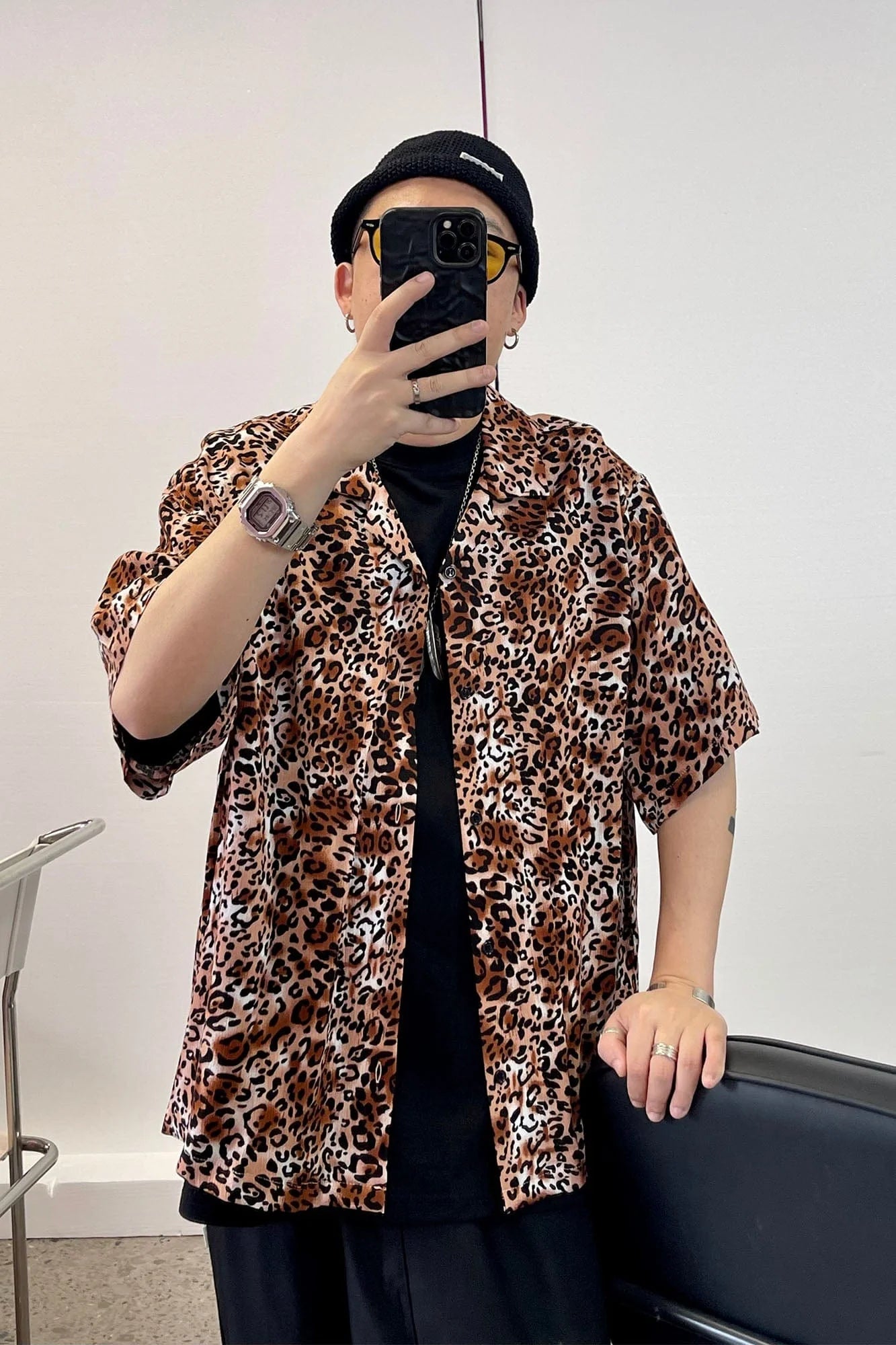 ME DA IGUAL Classic Leopard Full-Print Half Shirt