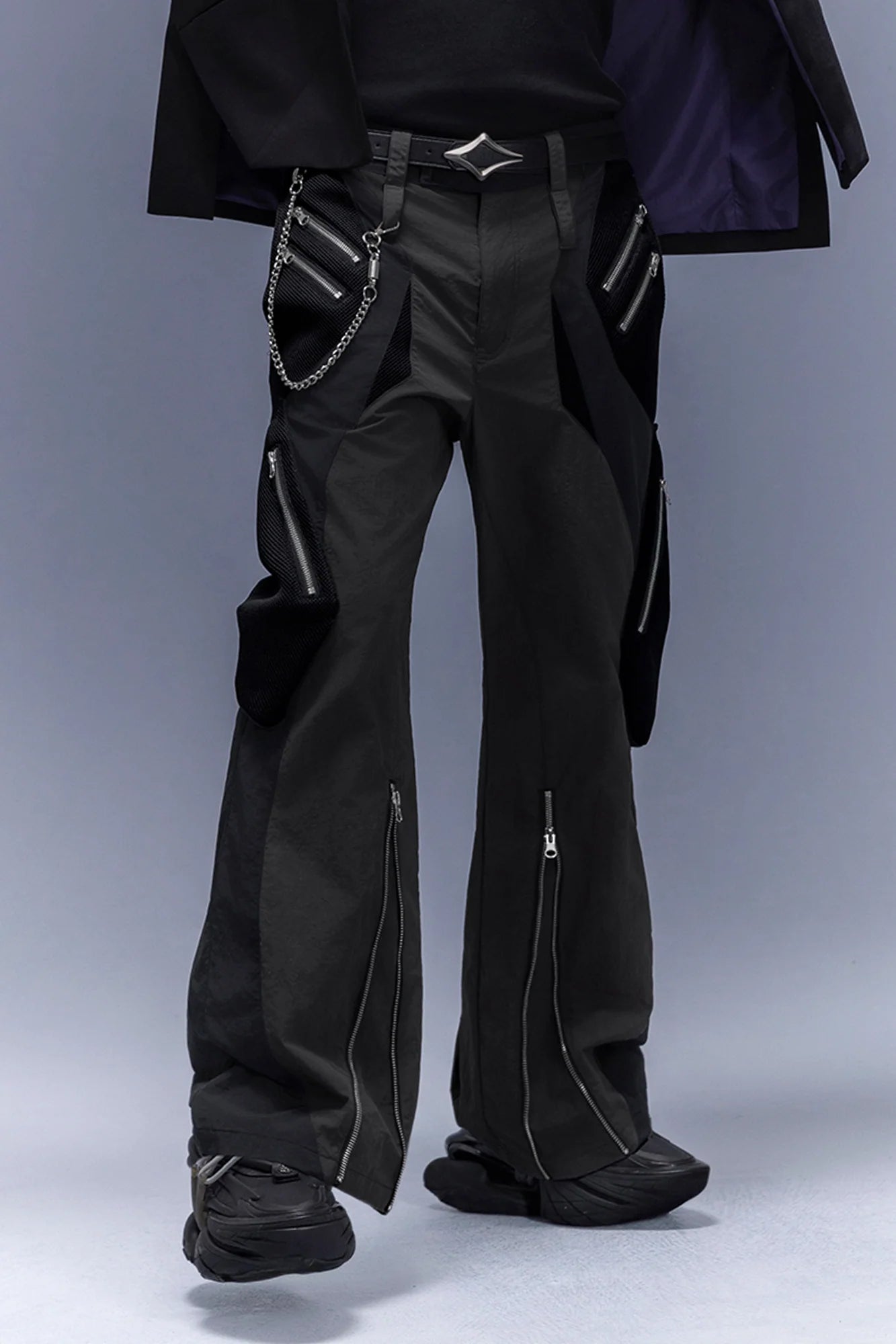 XIPHEVIL Paneled Multi-Pocket Zip Cargo Pants Black