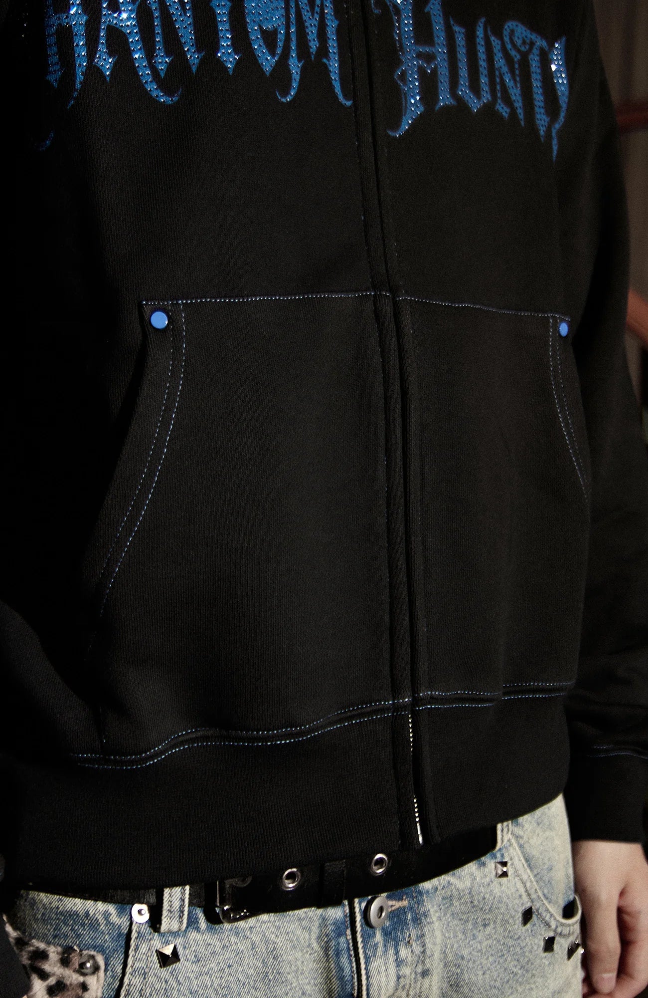 PHANTOMHUNTER Diamond Graphic Cropped Zip Hoodie
