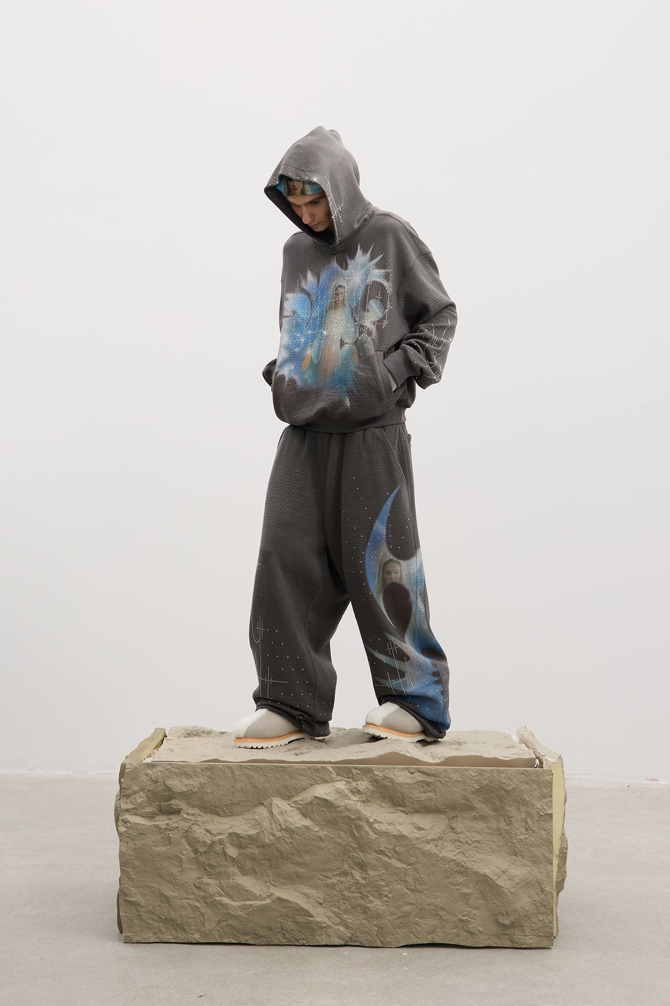 DND4DES Virgin Mary Graphic Rhinestone Sweatpants