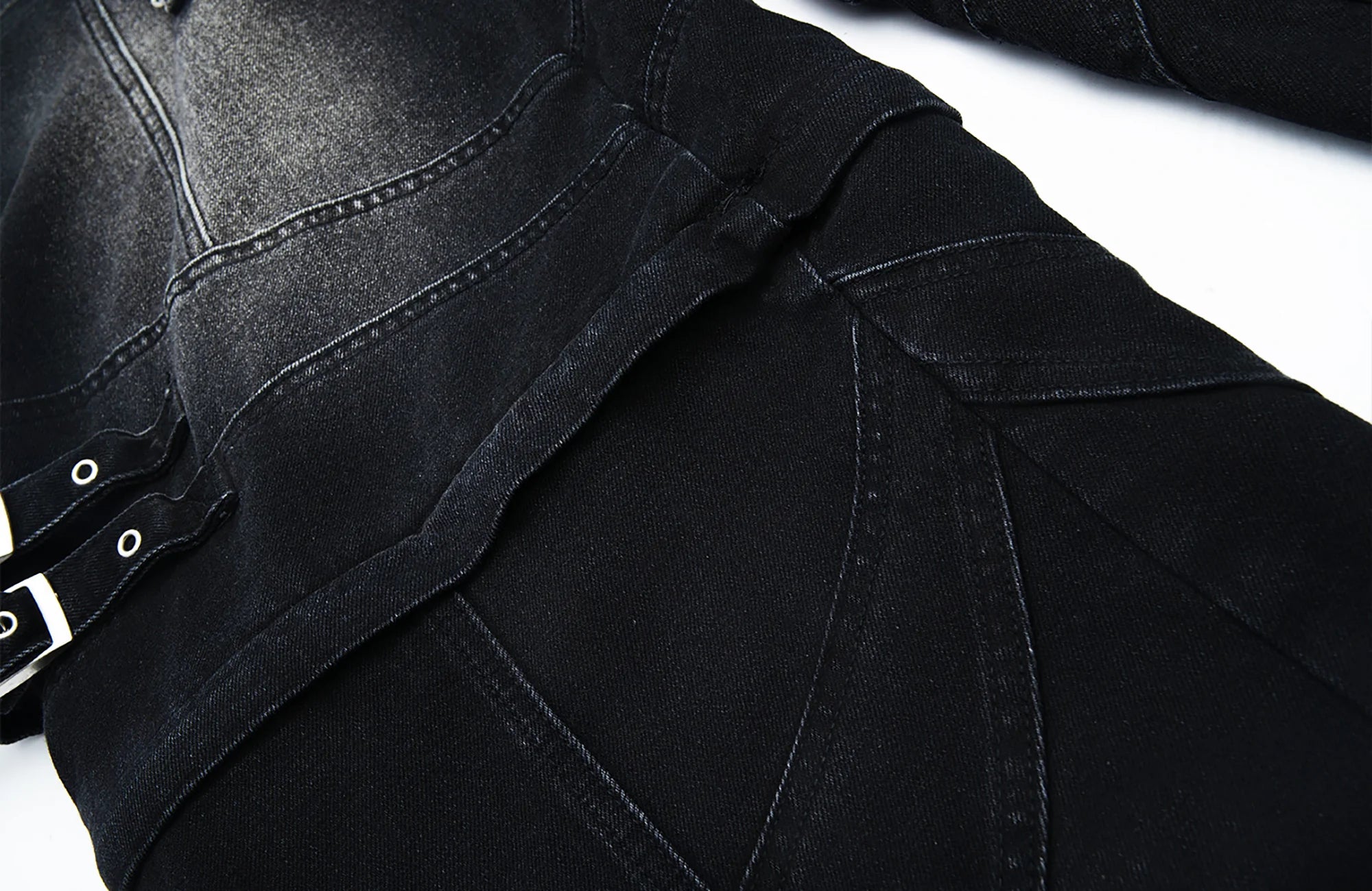 MOGONGSHE Detachable Drape-Strap Washed Jeans