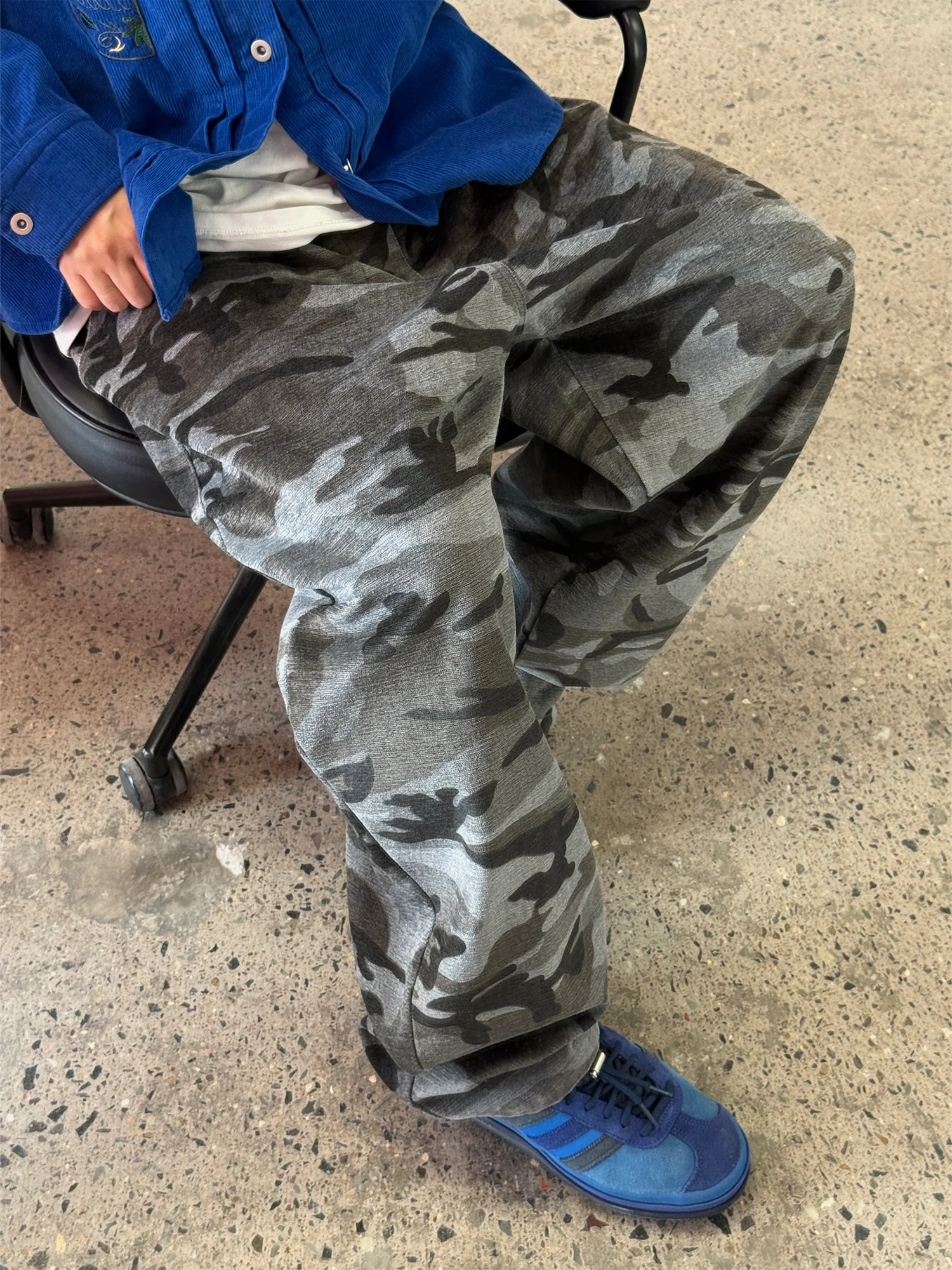 ME DA IGUAL Camo Elastic Waistband Tappered Pants