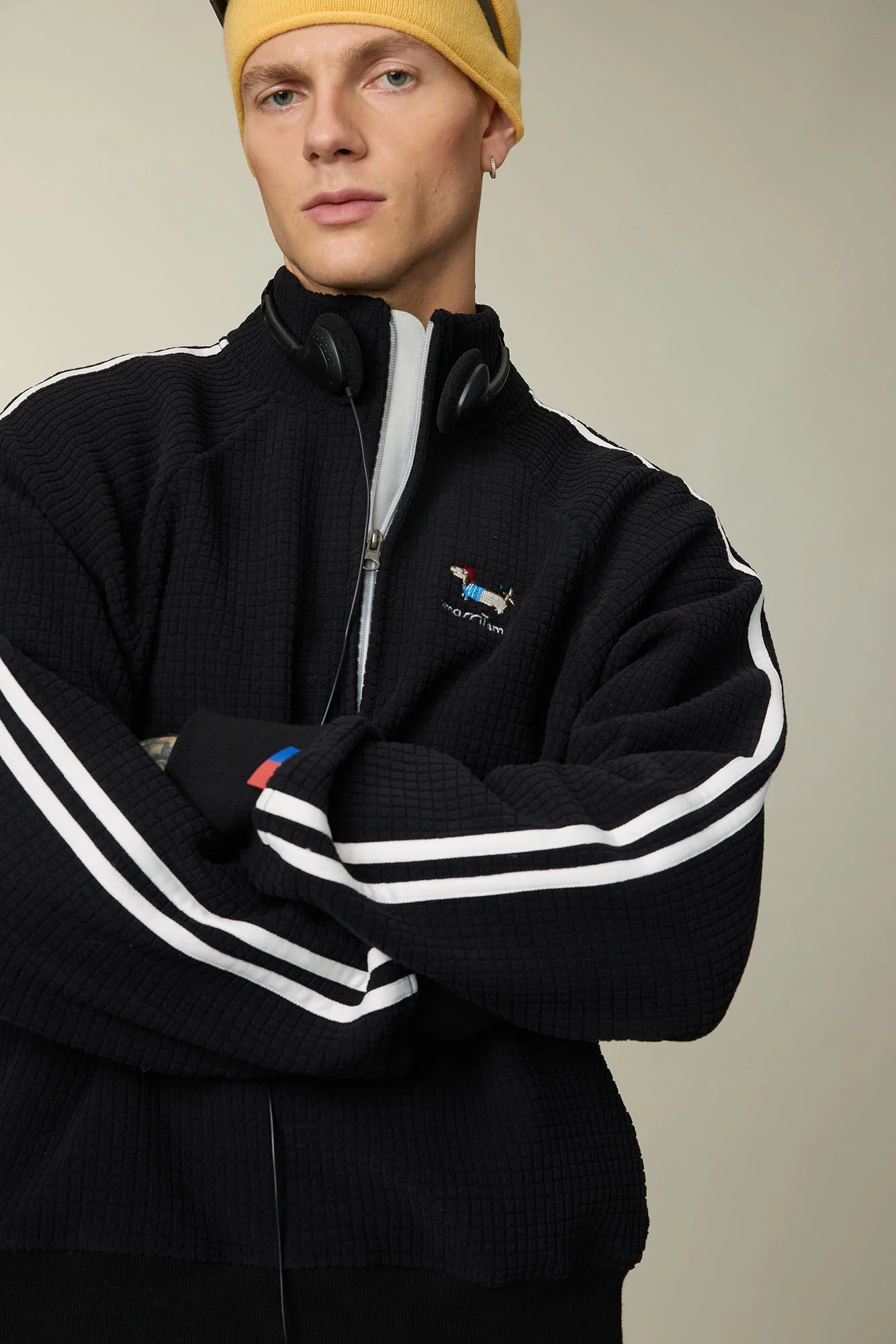 UMAMIISM Waffle Side Stripe Embroidered Half-Zip Pullover