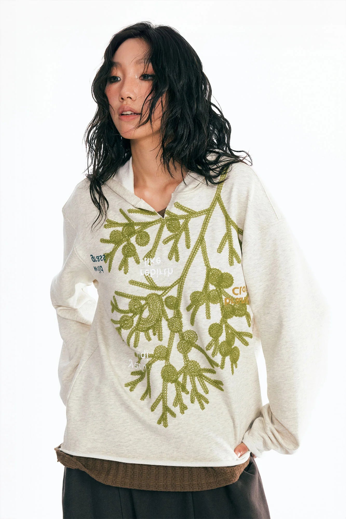 1997 POSTOFFICE Sesame Leaf Embroidered V-Neck Hoodie