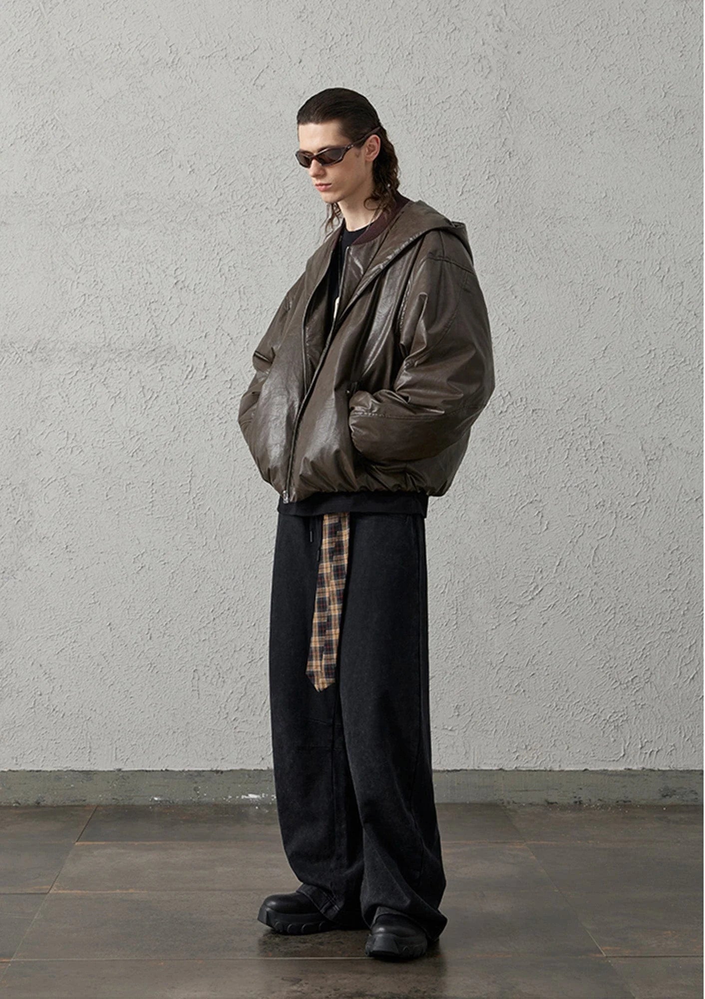 ORGANIC EMOTION Waxed-Wash Oversized Curved Pants