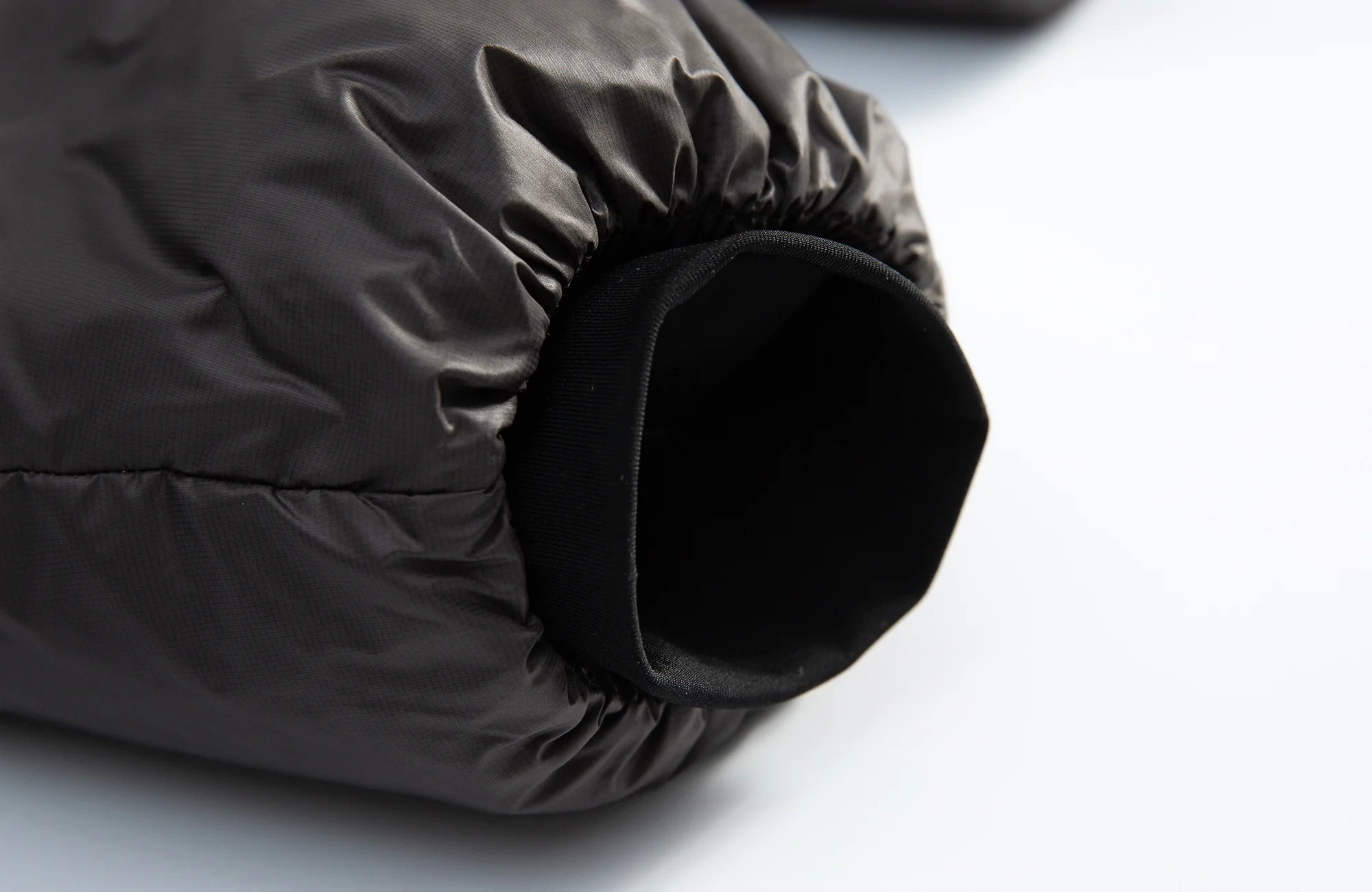 7440 37 1 Drawstring Hooded Thickened Down Puffer