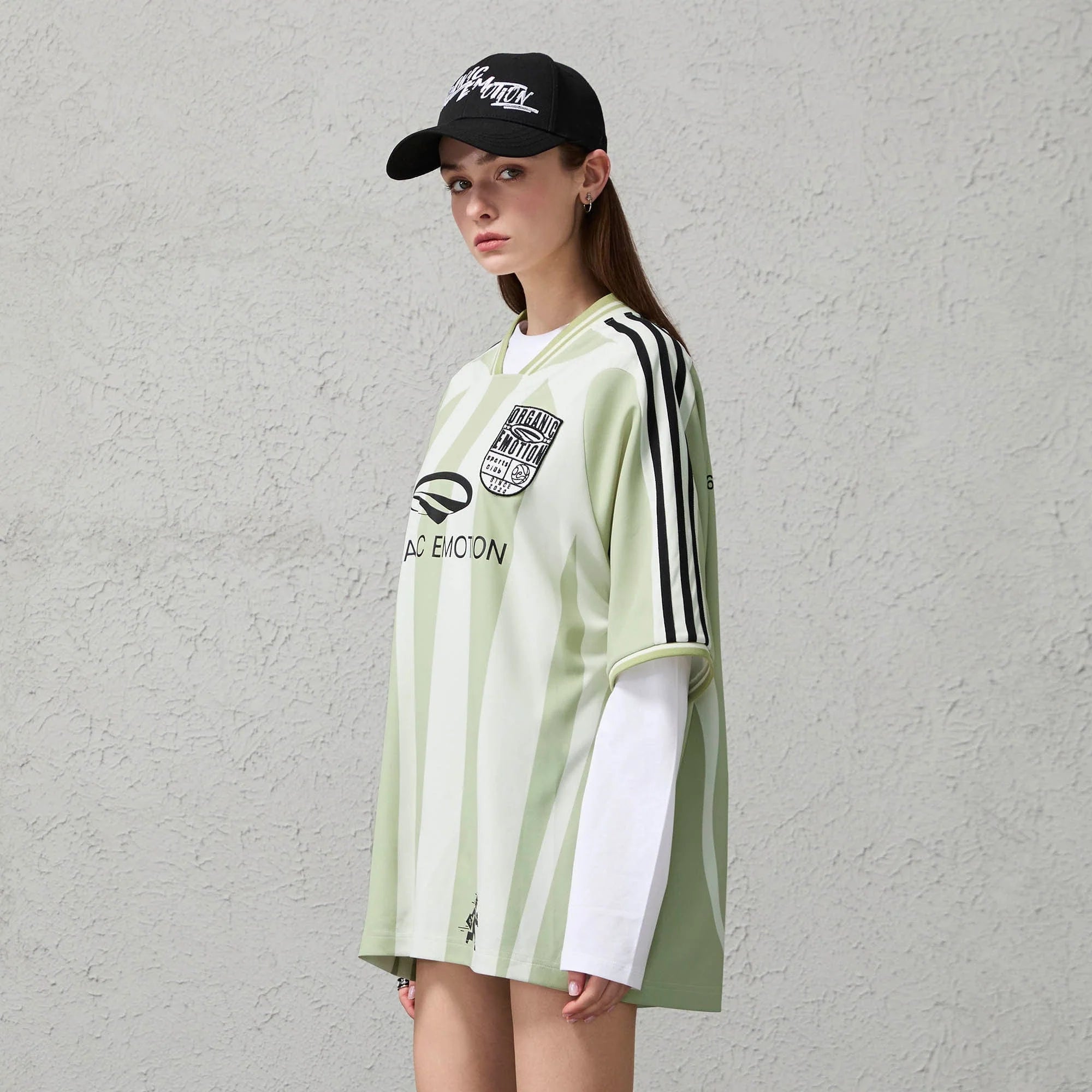 ORGANIC EMOTION Striped Badge Graphics Soccer Jersey