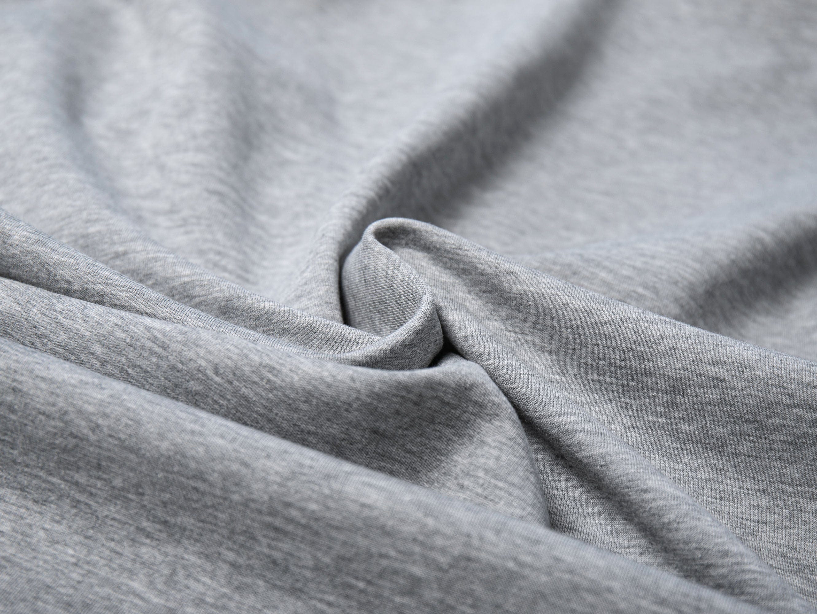 LEONSENSE Essential Deep V-Cut T-Shirt