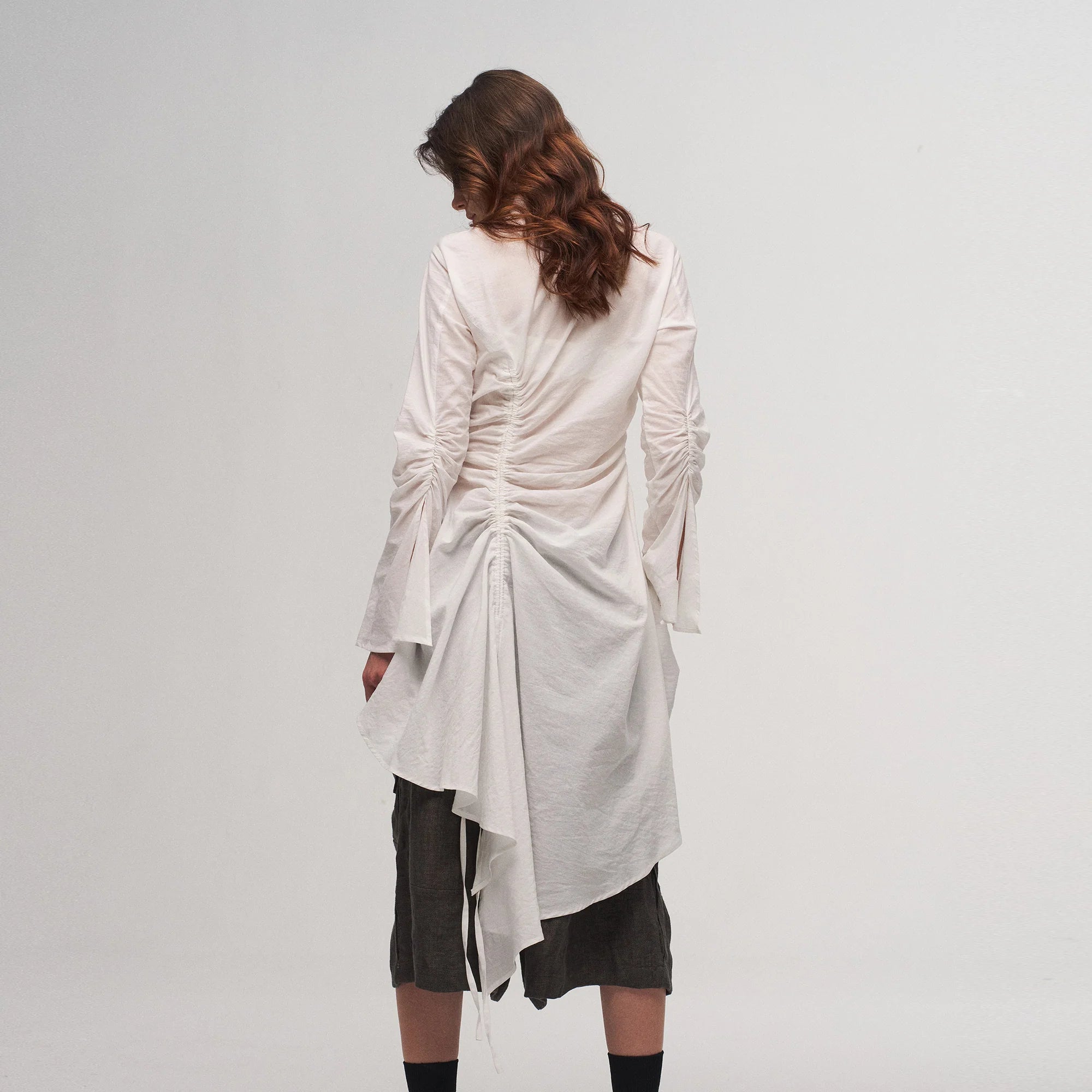ILNya Nieternite Nifutur Ruched Waist Ruffle-Neck Long Shirt