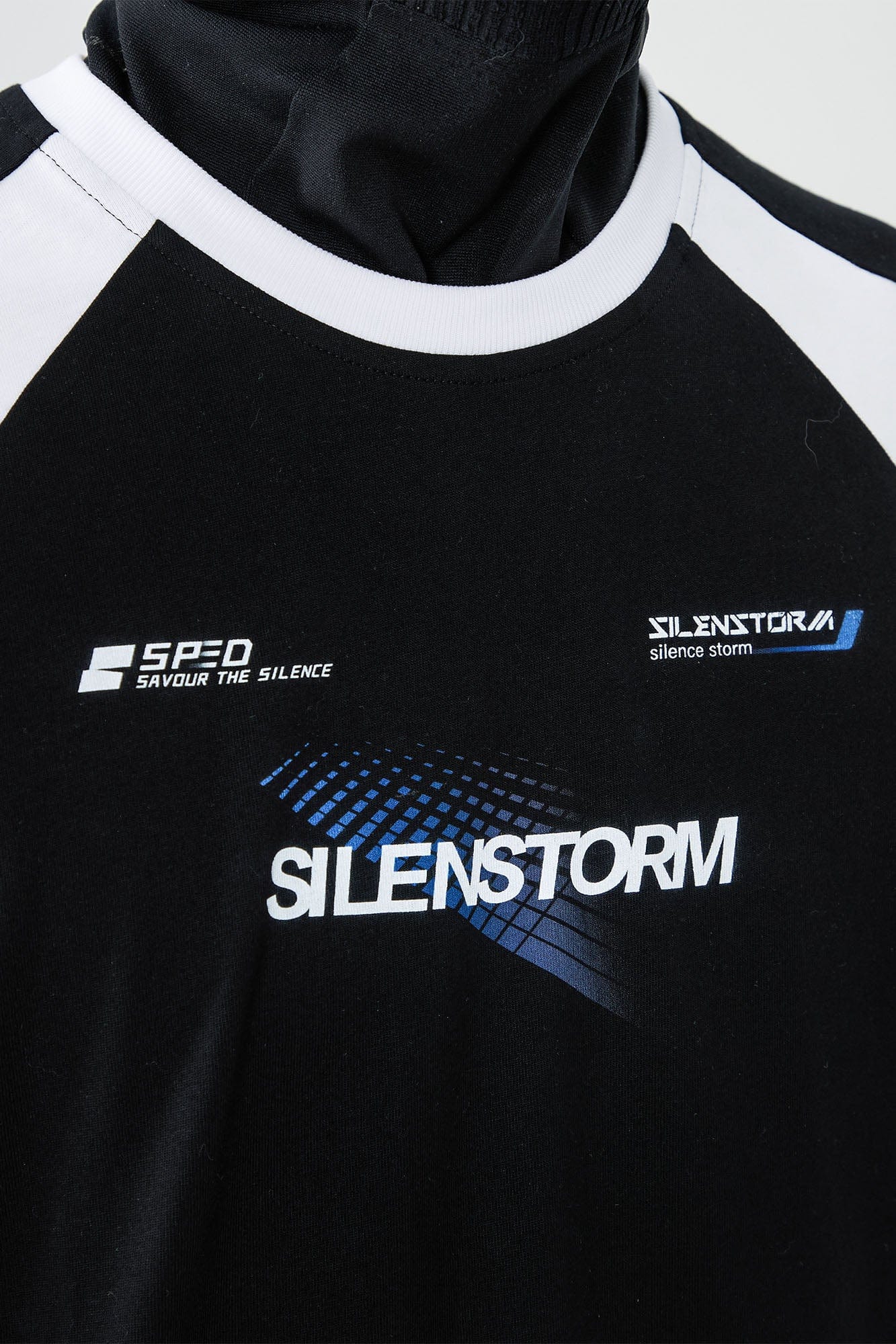 SILENSTORM Contrast Panelled Moisture-Wicking Graphic T-Shirt
