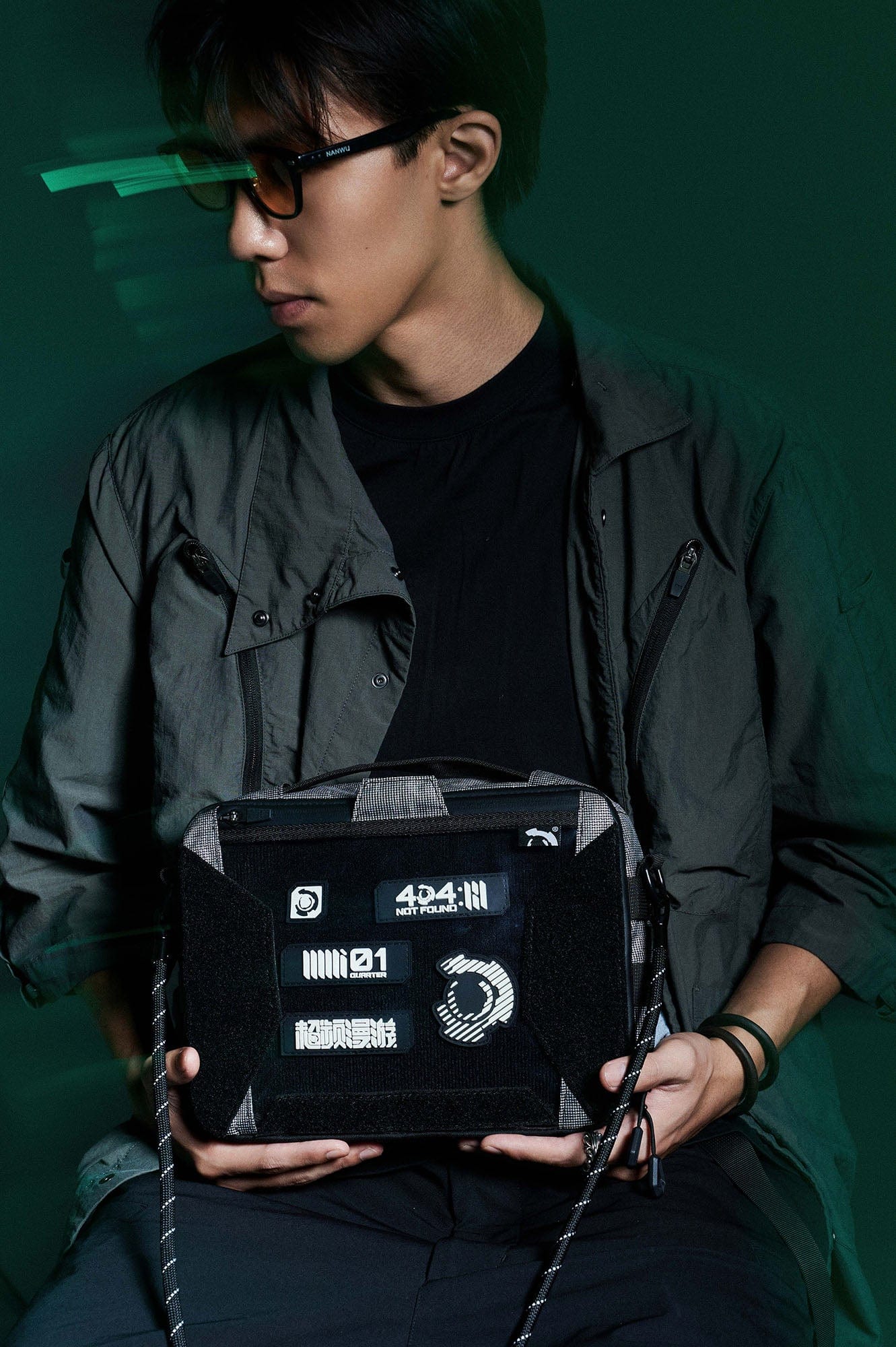 OVERCLOCK ROAM Utility Tablet Organizer