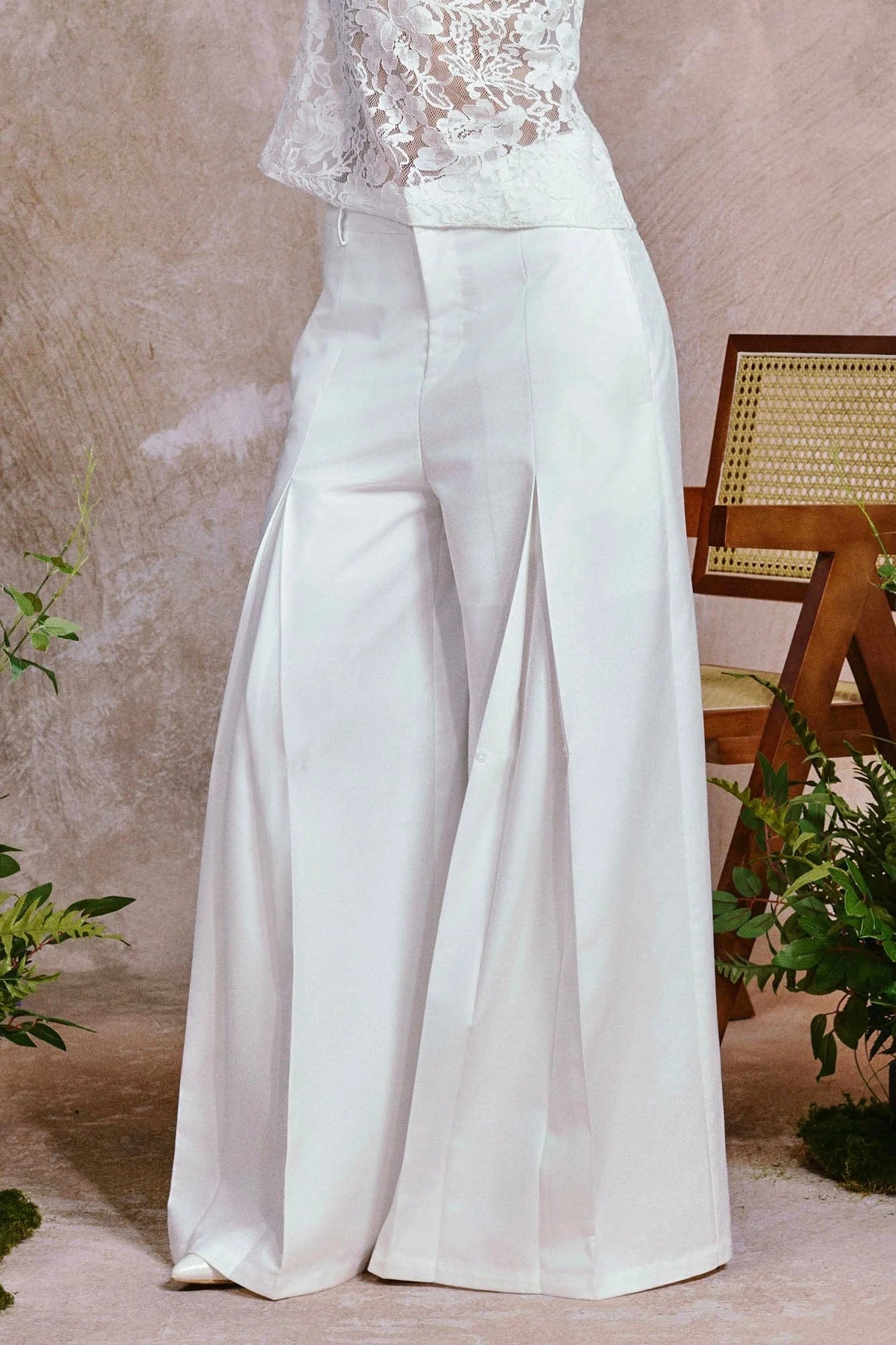 OIPWORD Middle-Pleated Oversized Trousers