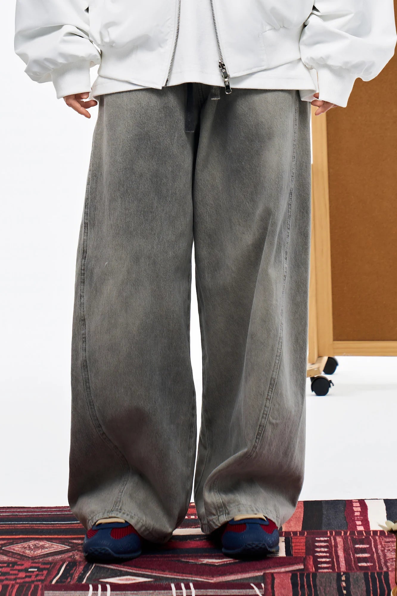OVERLAPS Washed Drawstring Wide-Leg Jeans
