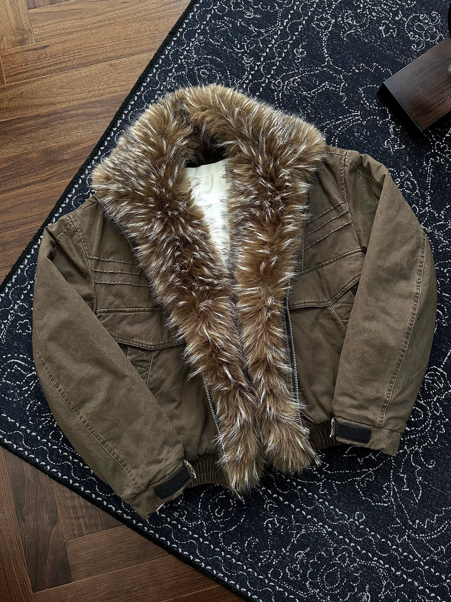 CATSSTAC Detachable Faux Fur Scarf Panel Jacket