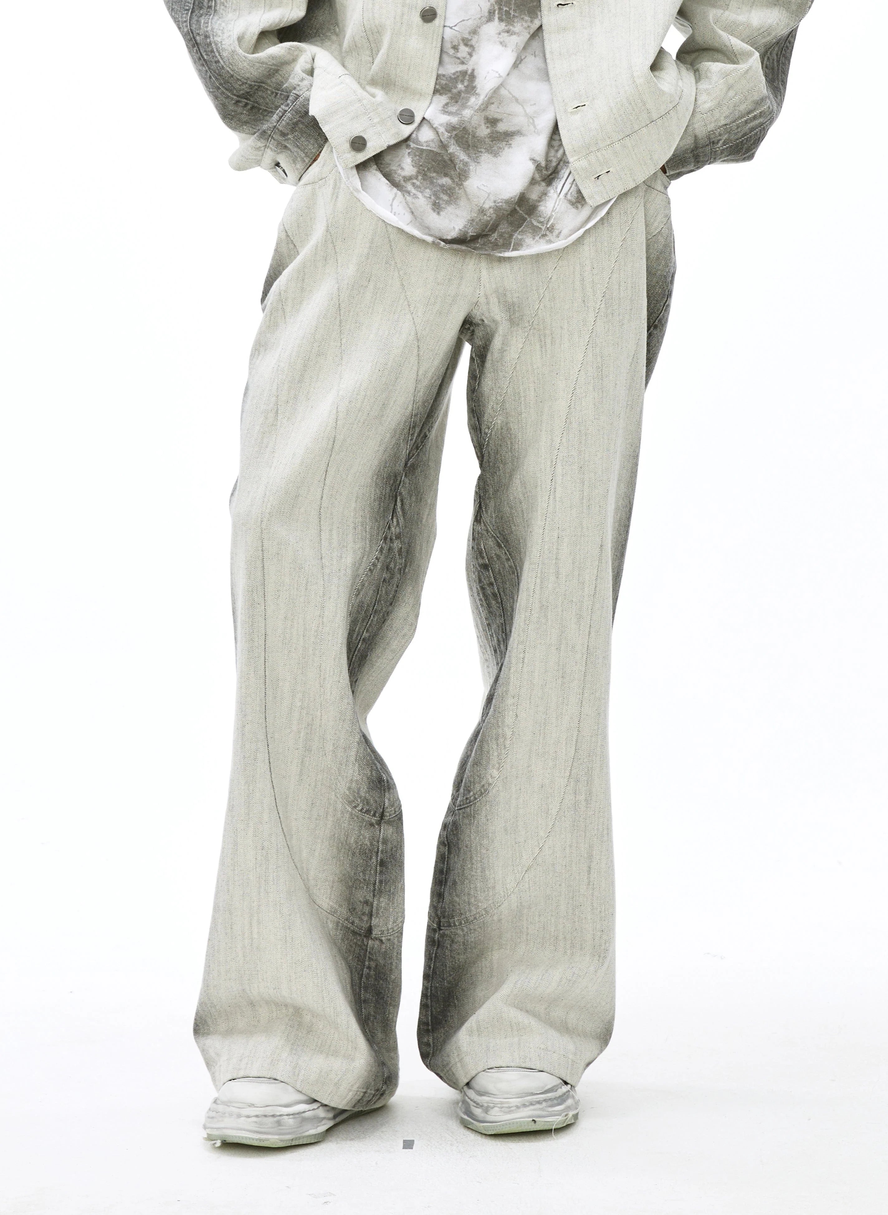 VANN VALRENCE Curved Panel Gradient Washed Flared Jeans