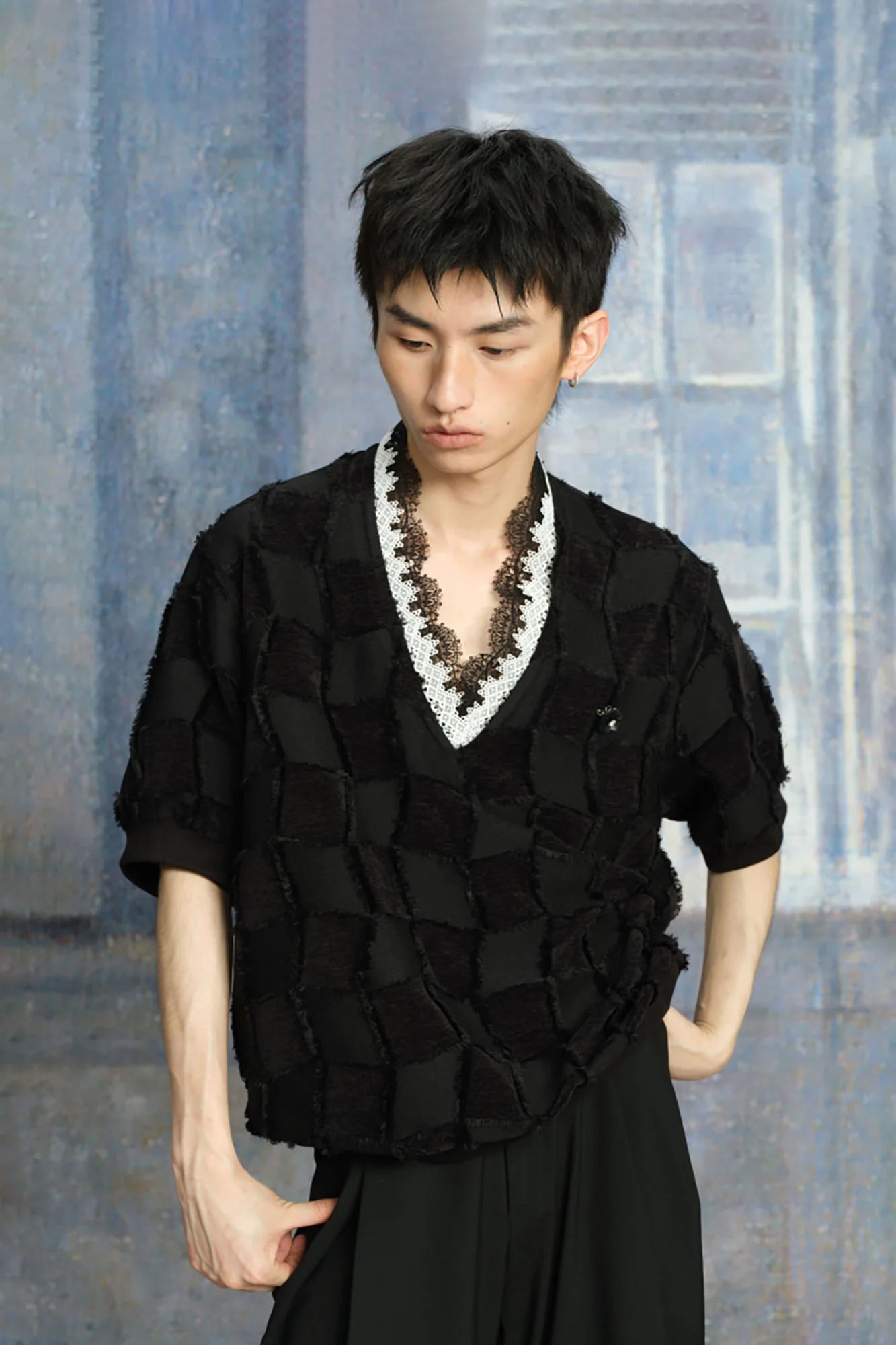 TUIMU Lace-Trim V-Neck Check T-Shirt