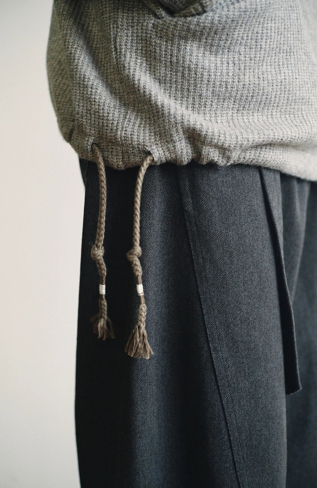 GONGHE REPUB Ribbed Half-Placket Mock-Neck Sweater