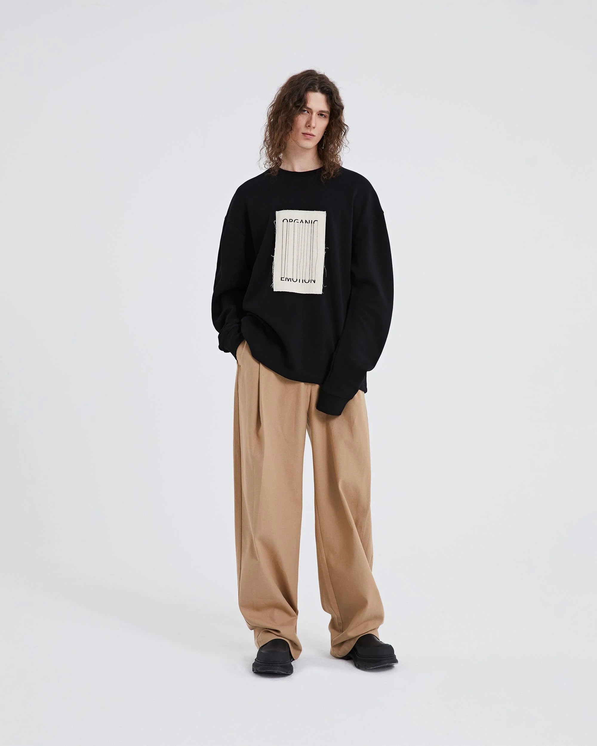 ORGANIC EMOTION The Loose Threads LOGO Sweatshirt