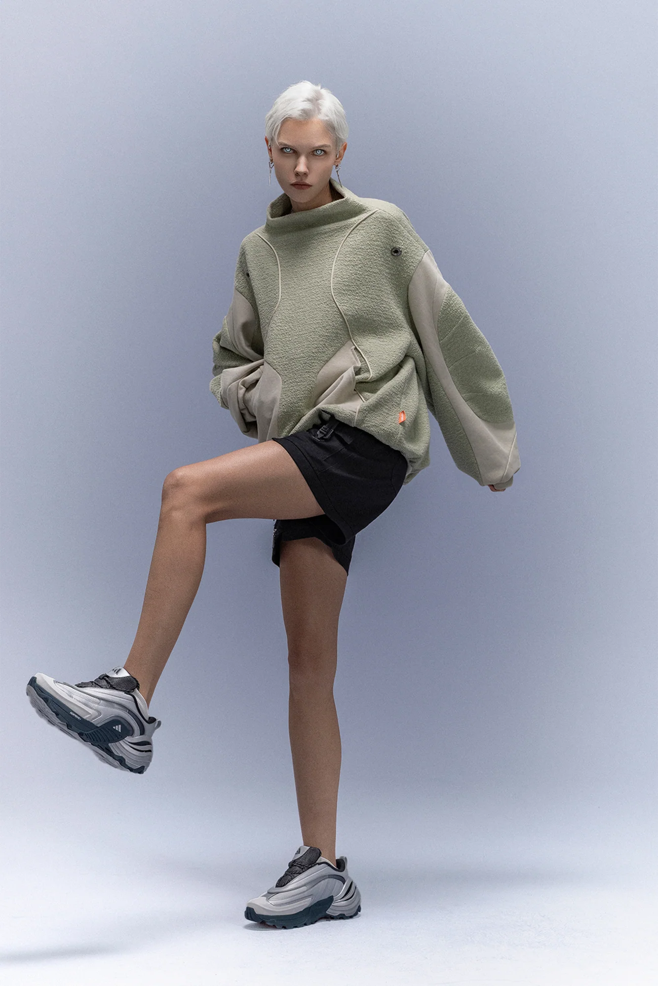 XIPHEVIL Fleece-Panel Saber-Sleeve Sweatshirt Green