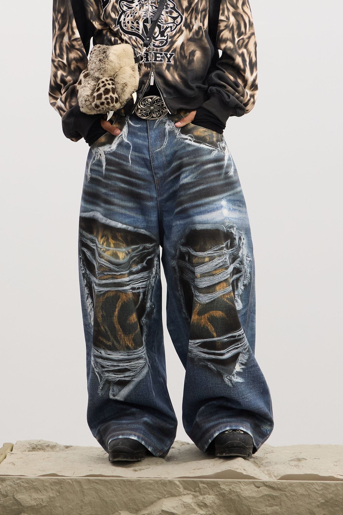 DND4DES Full-Printed Leopard Distressed Baggy Jeans