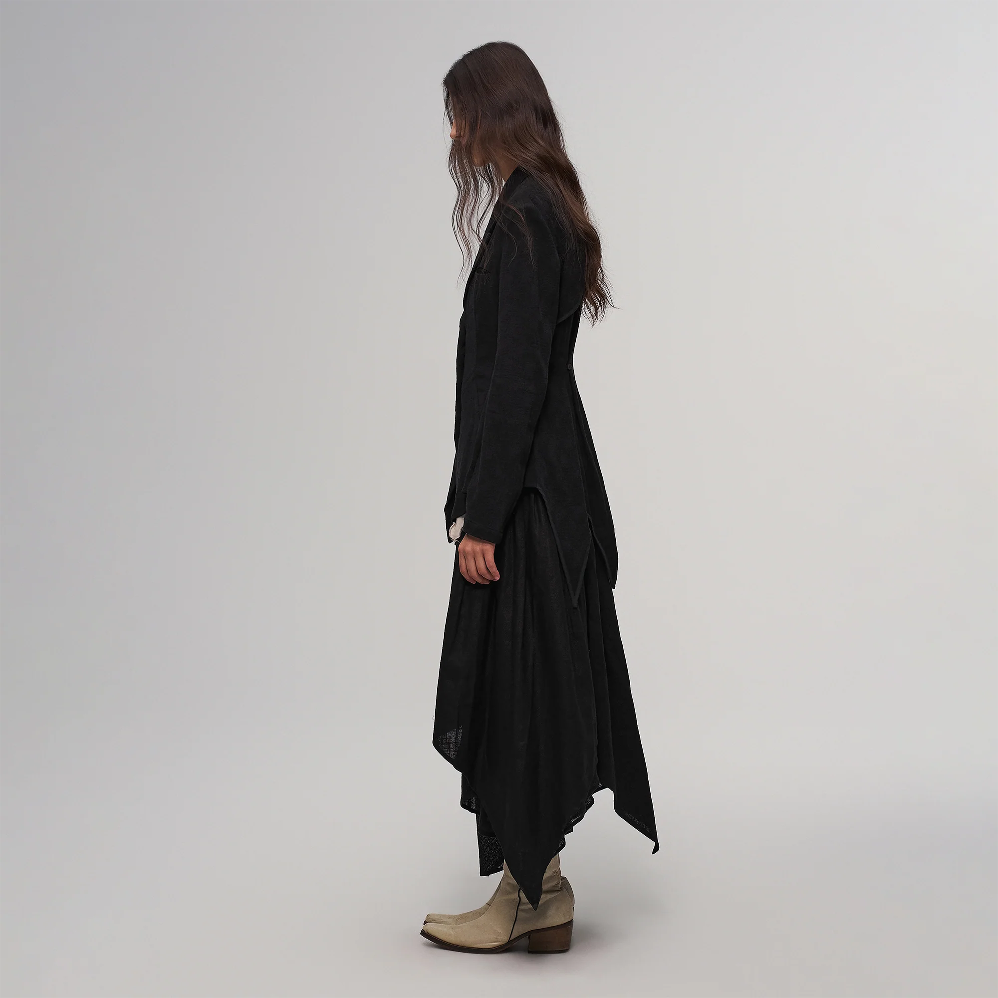 ILNya Nieternite Nifutur Asymmetric Hem Linen-Blend Blazer
