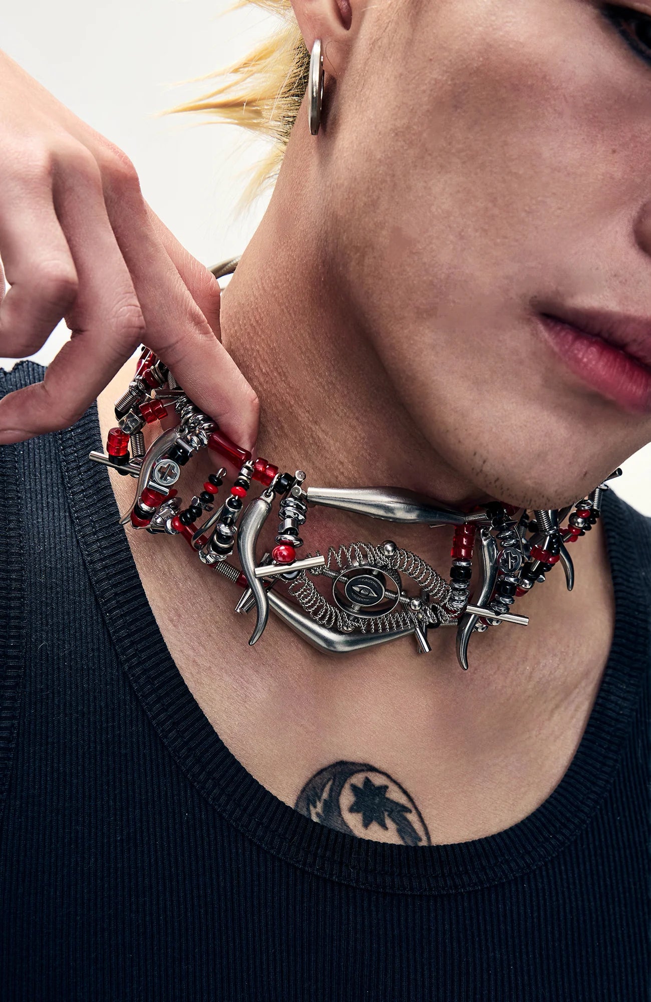 NUNKNOTX Red-Eye Mechanism Choker