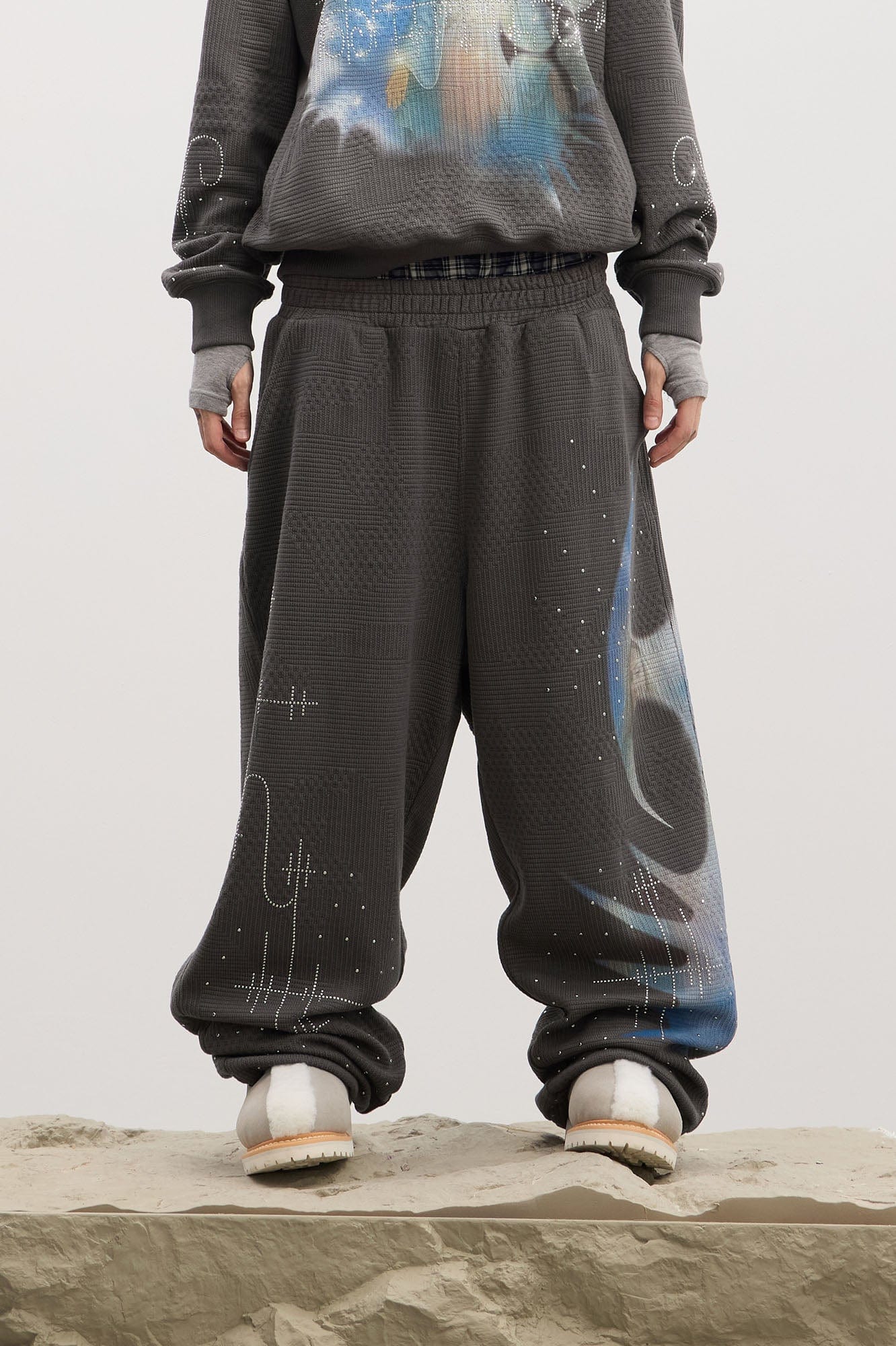 DND4DES Virgin Mary Graphic Rhinestone Sweatpants