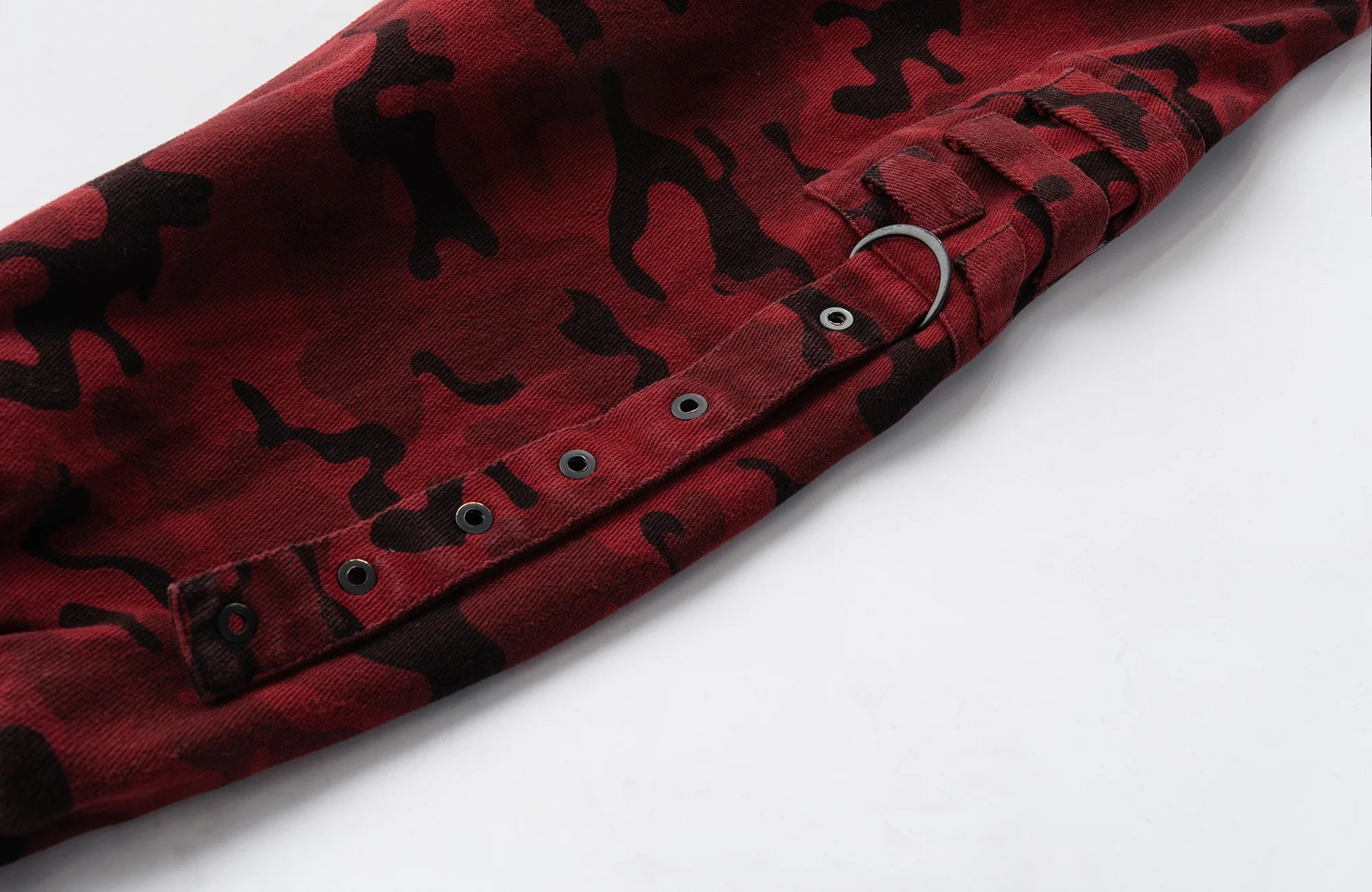 MOGONGSHE Camo Frayed LOGO Patch Hooded Jacket