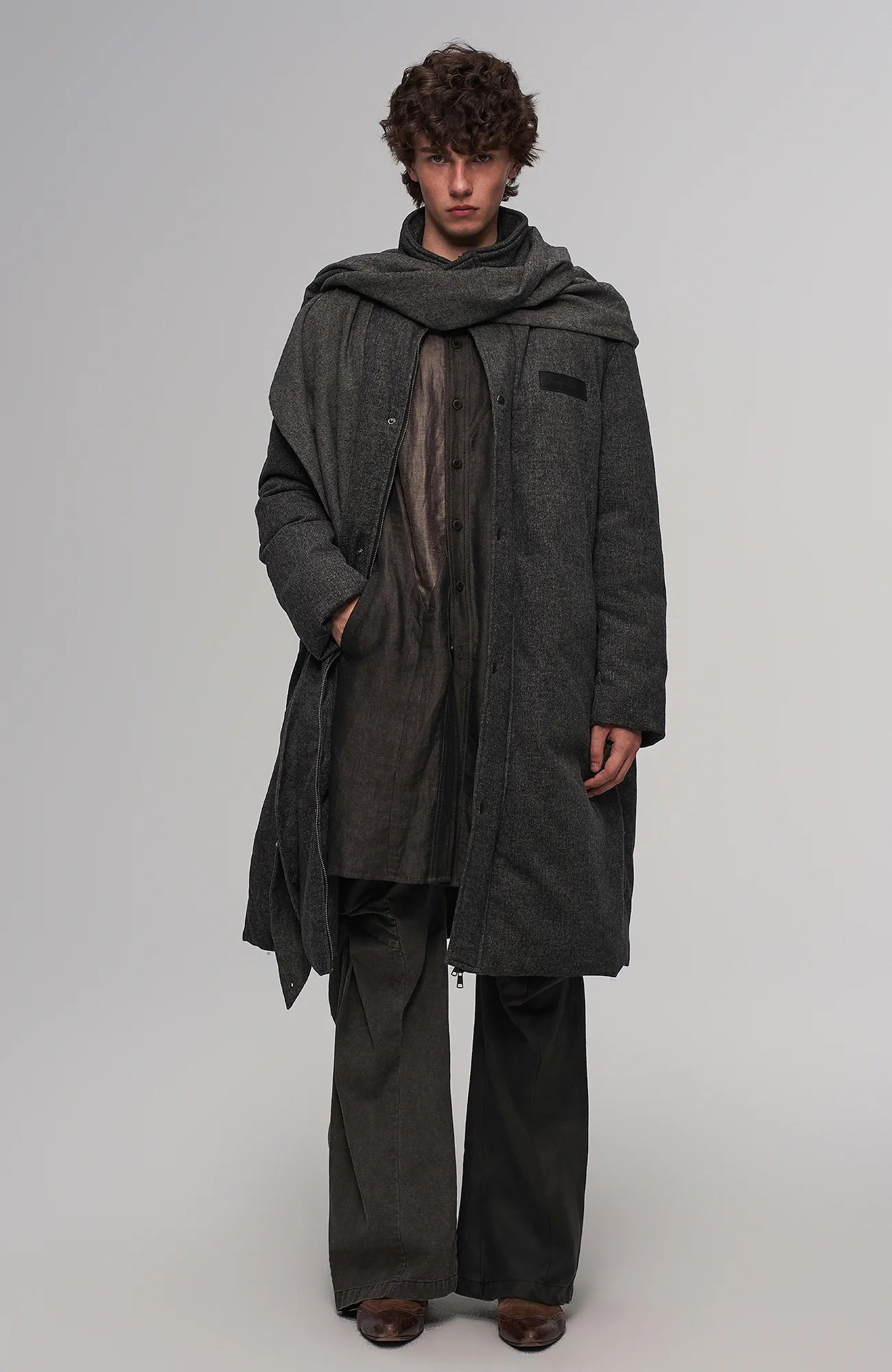 ILNya Nieternite Nifutur Contrast-Spliced Twist-Knee Flared Trousers