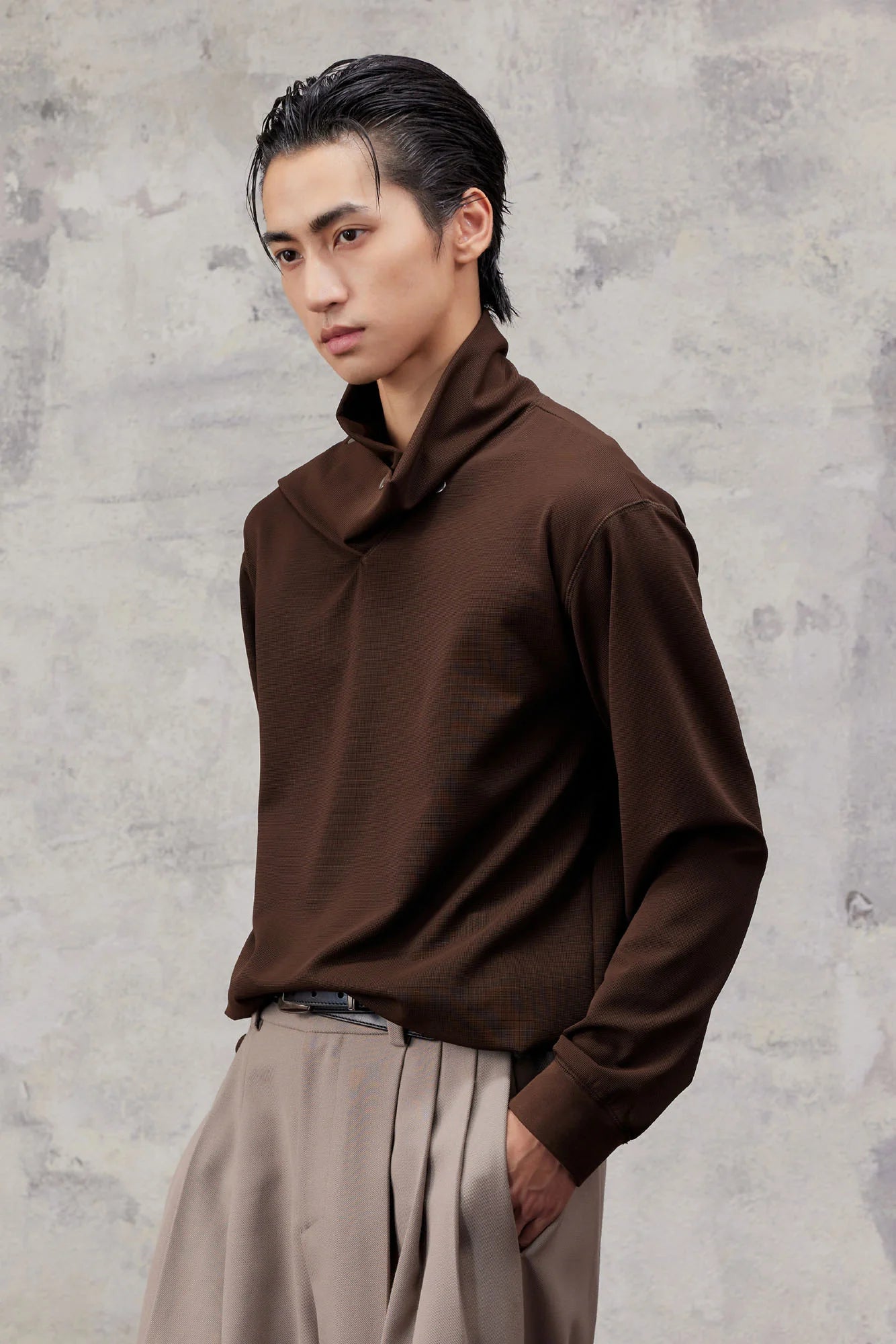 ALVNG AR ANTS Asymmetric Scarf-Neck High-Collar Pullover
