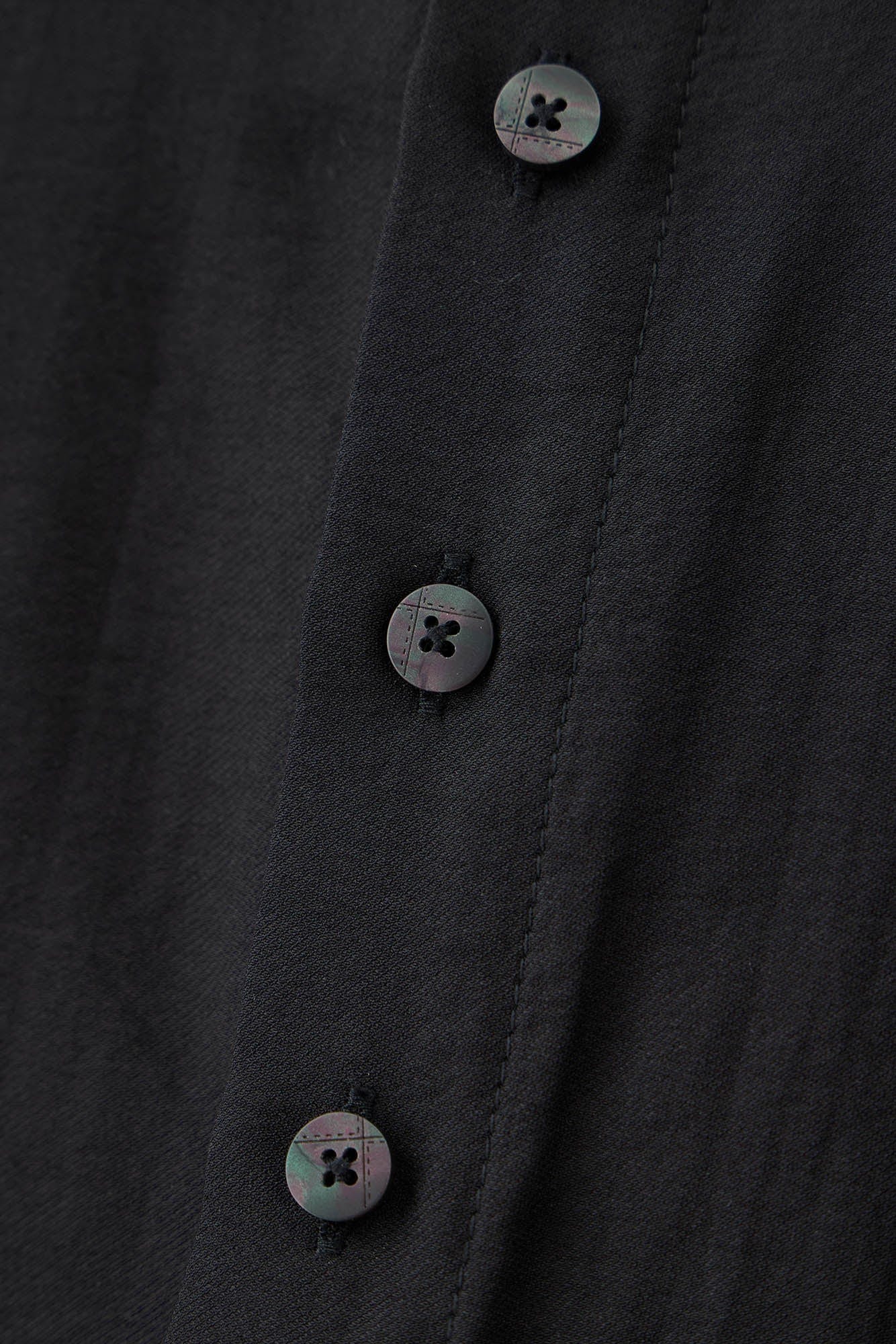 ILNya Nieternite Nifutur Ruffle-Neck Satin Shirt