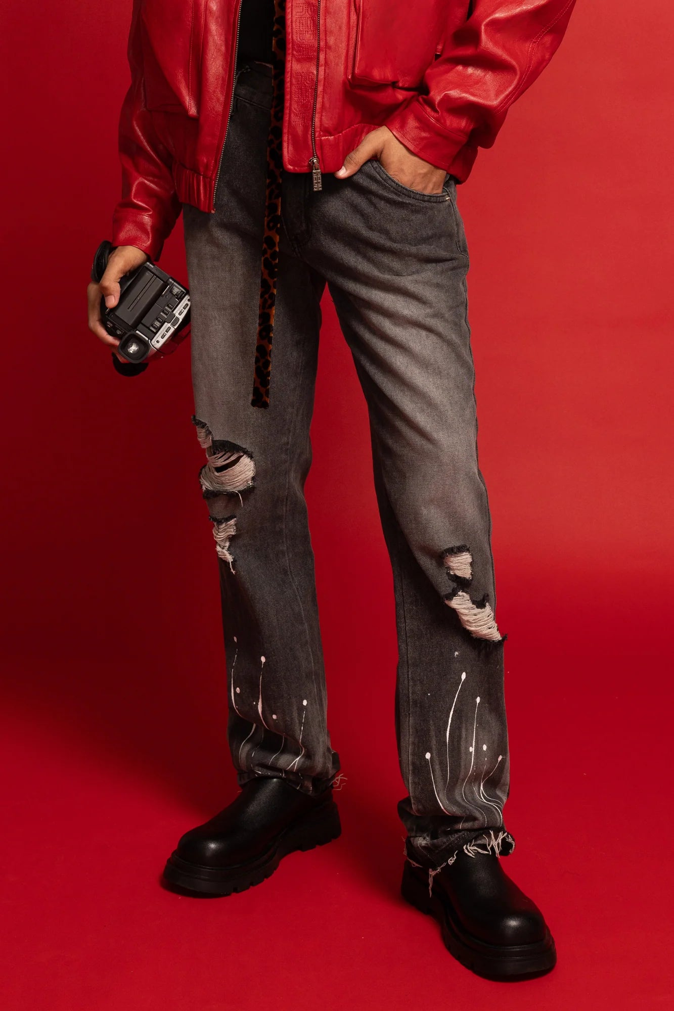 REDH Washed Paint-Splattered Distressed Jeans