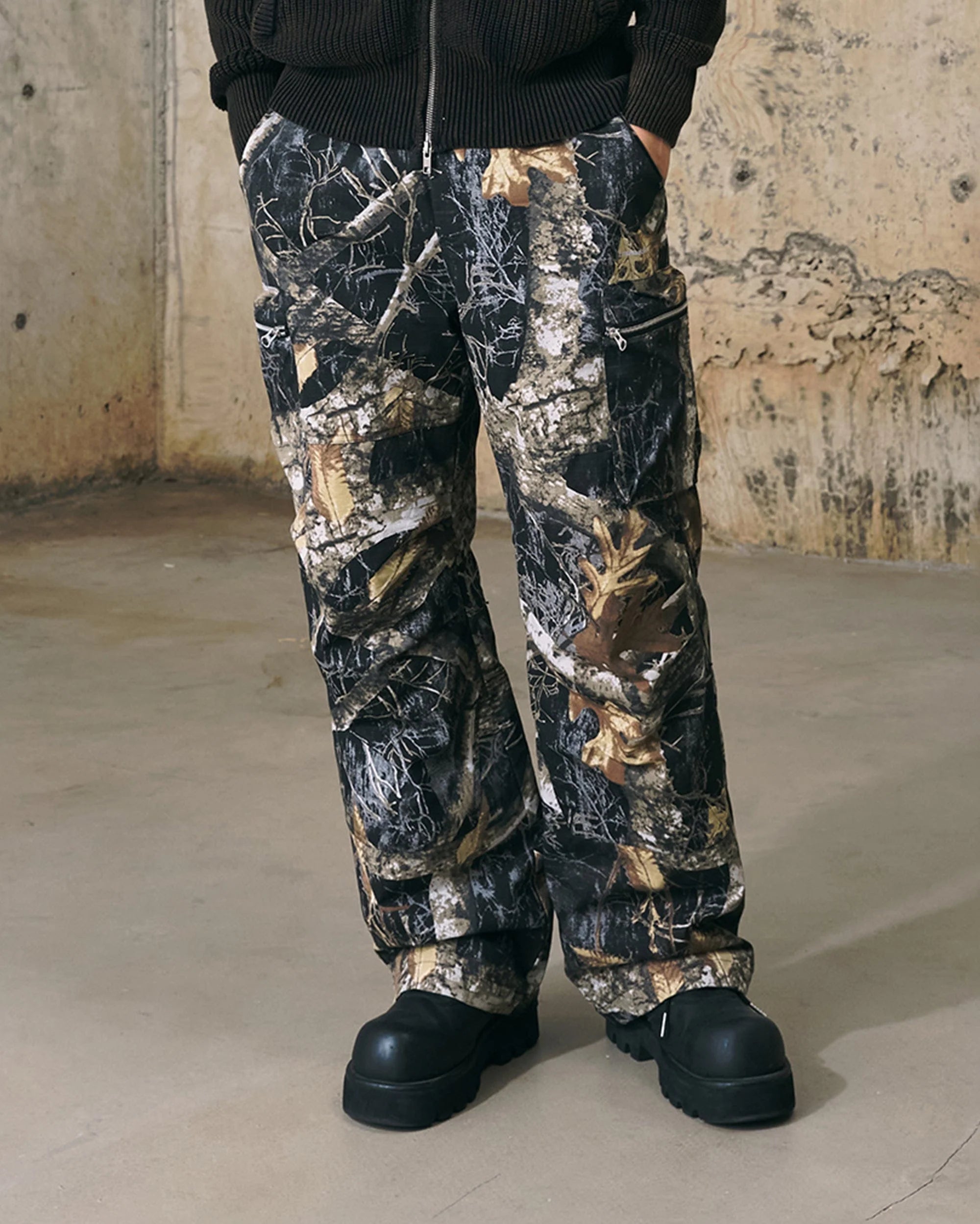 ENSHADOWER Black Camo Multi-pocket Down Pants