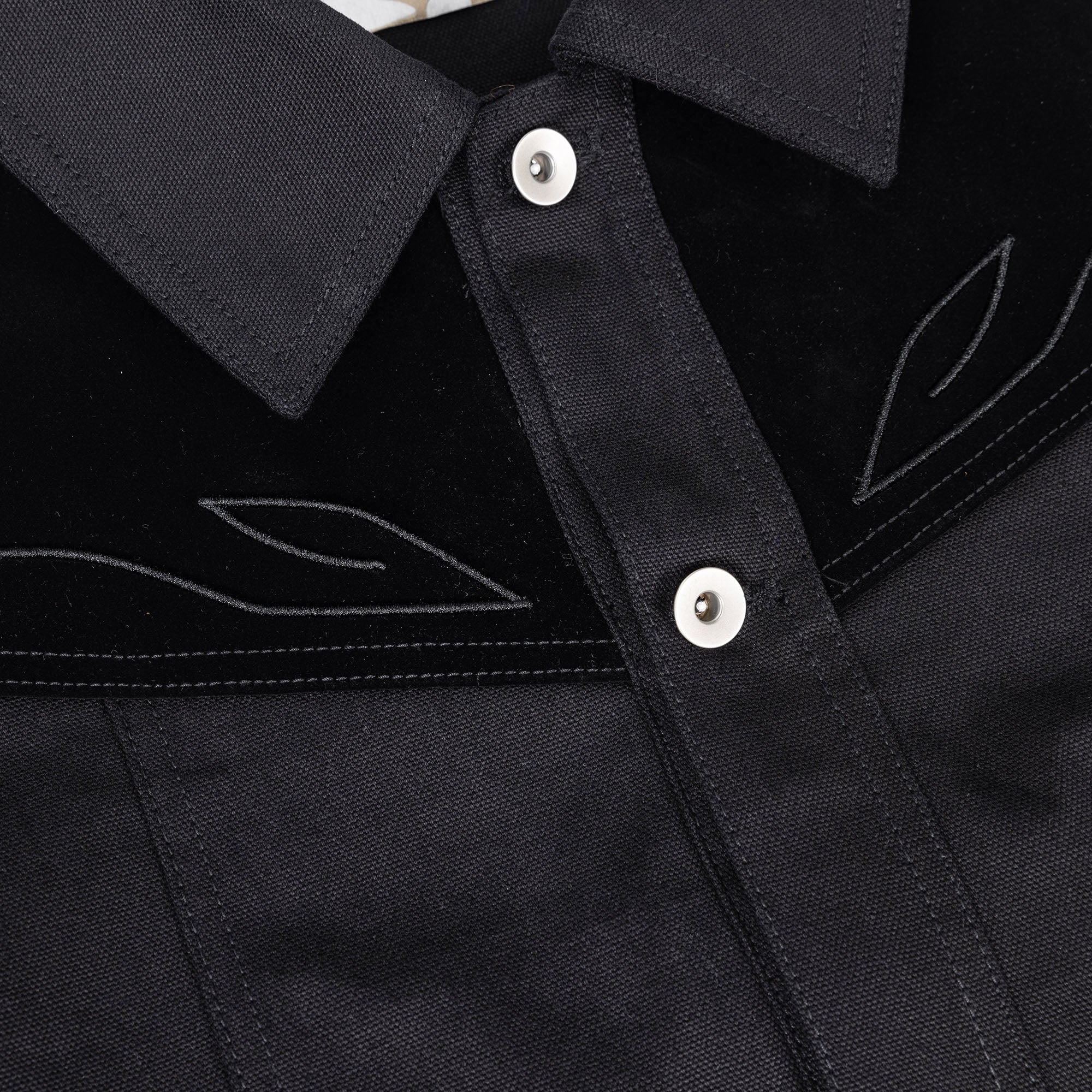 ESAIAS Totem Embroidered Velvet Panel Short Jacket