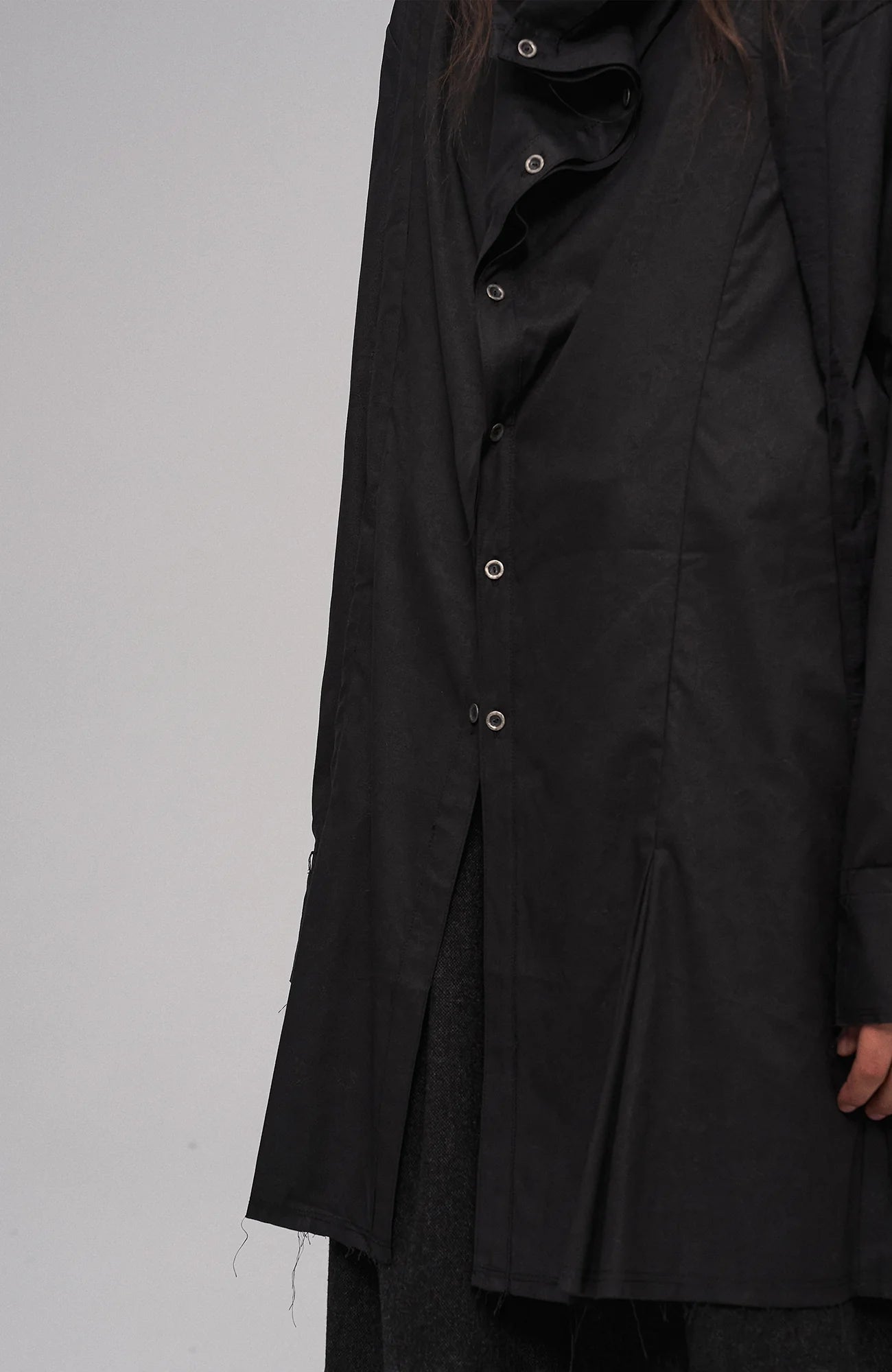 ILNya Nieternite Nifutur Asym Draped Raw-Edged Shirt