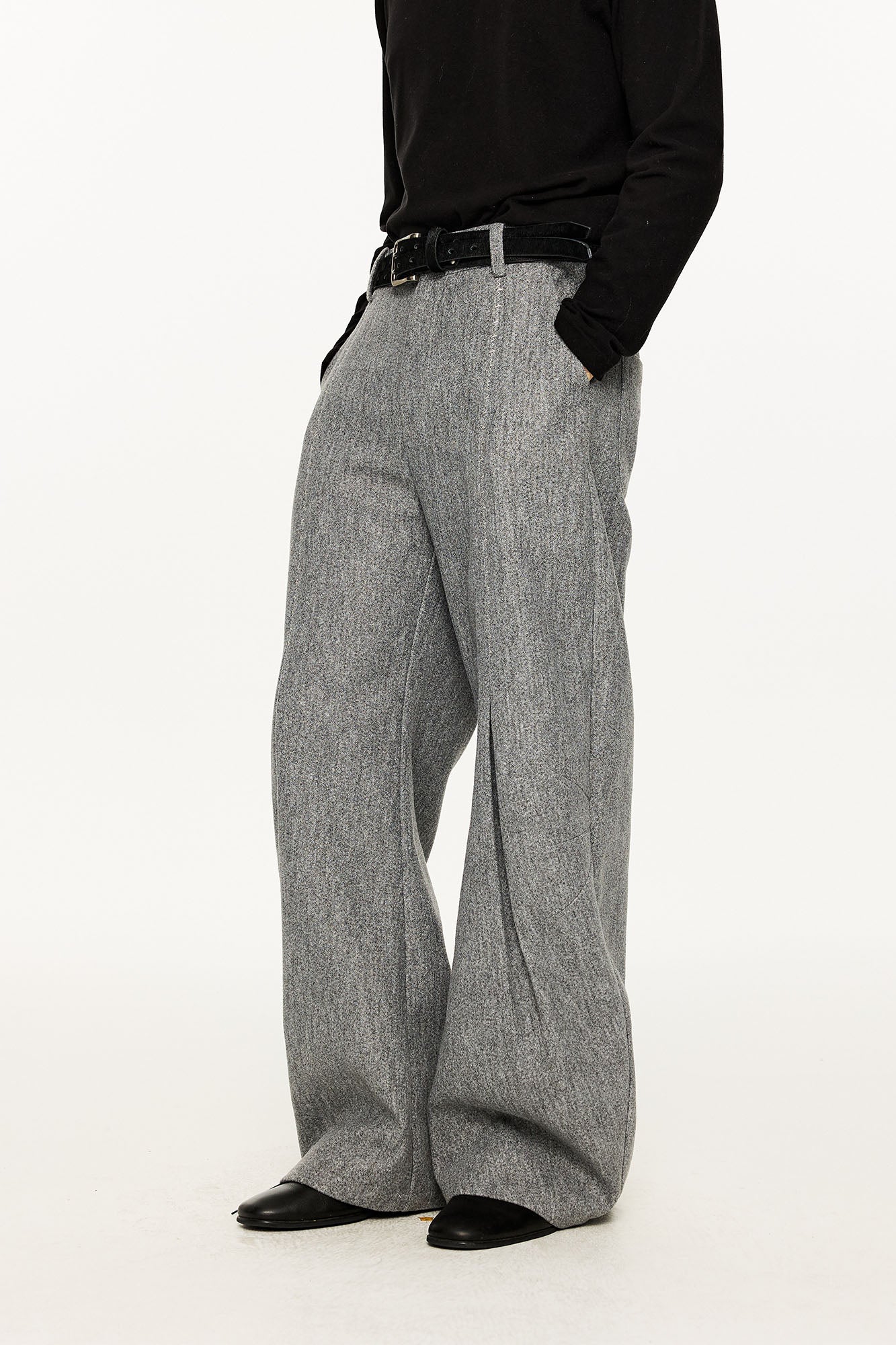 KREATE Middle Stitch Pleat Wide-Leg Trousers