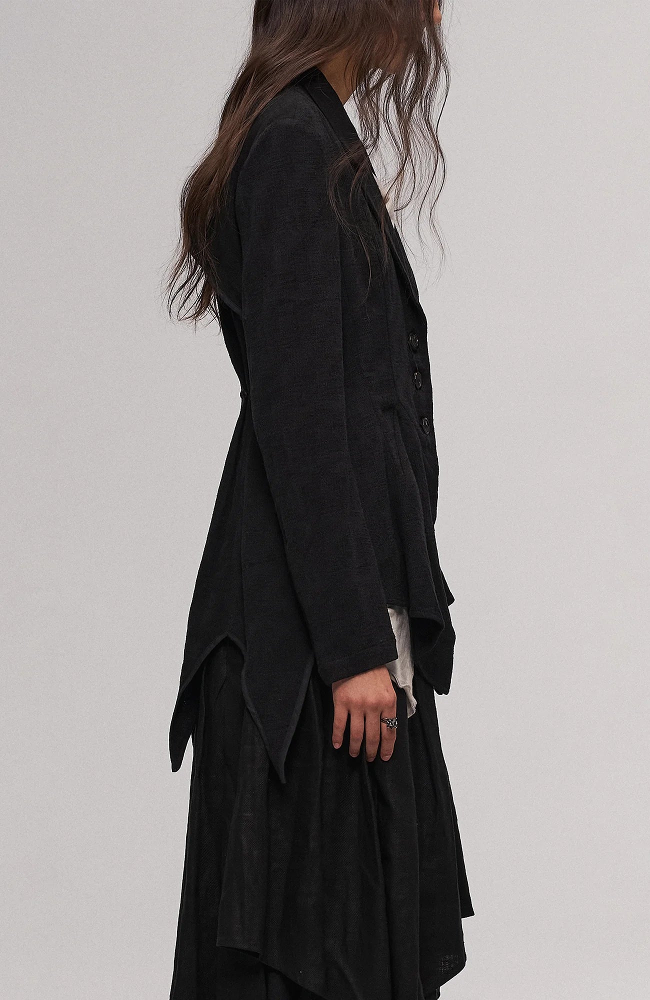 ILNya Nieternite Nifutur Asymmetric Hem Linen-Blend Blazer