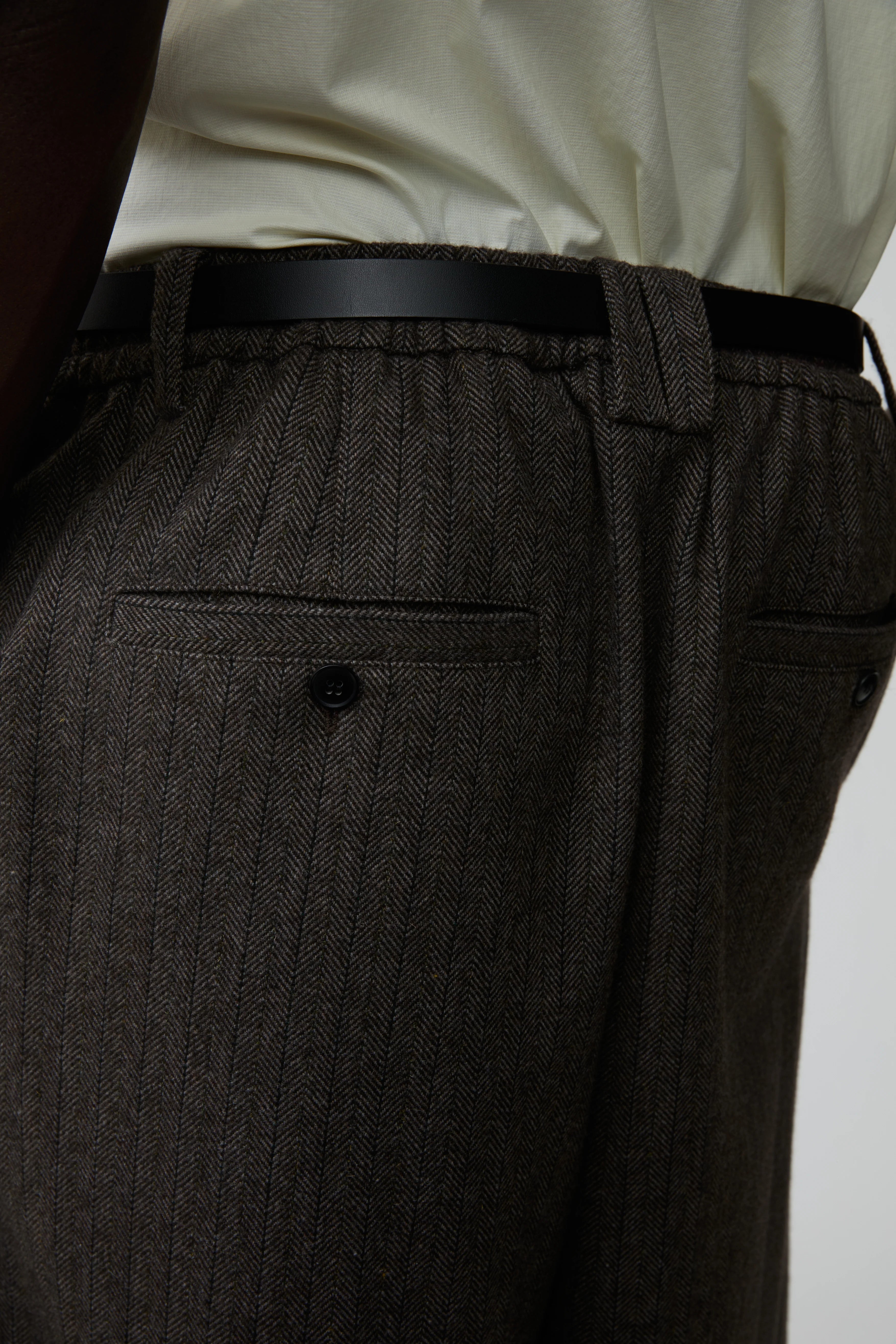 OPICLOTH Classic Elastic Waist Tapered Pants